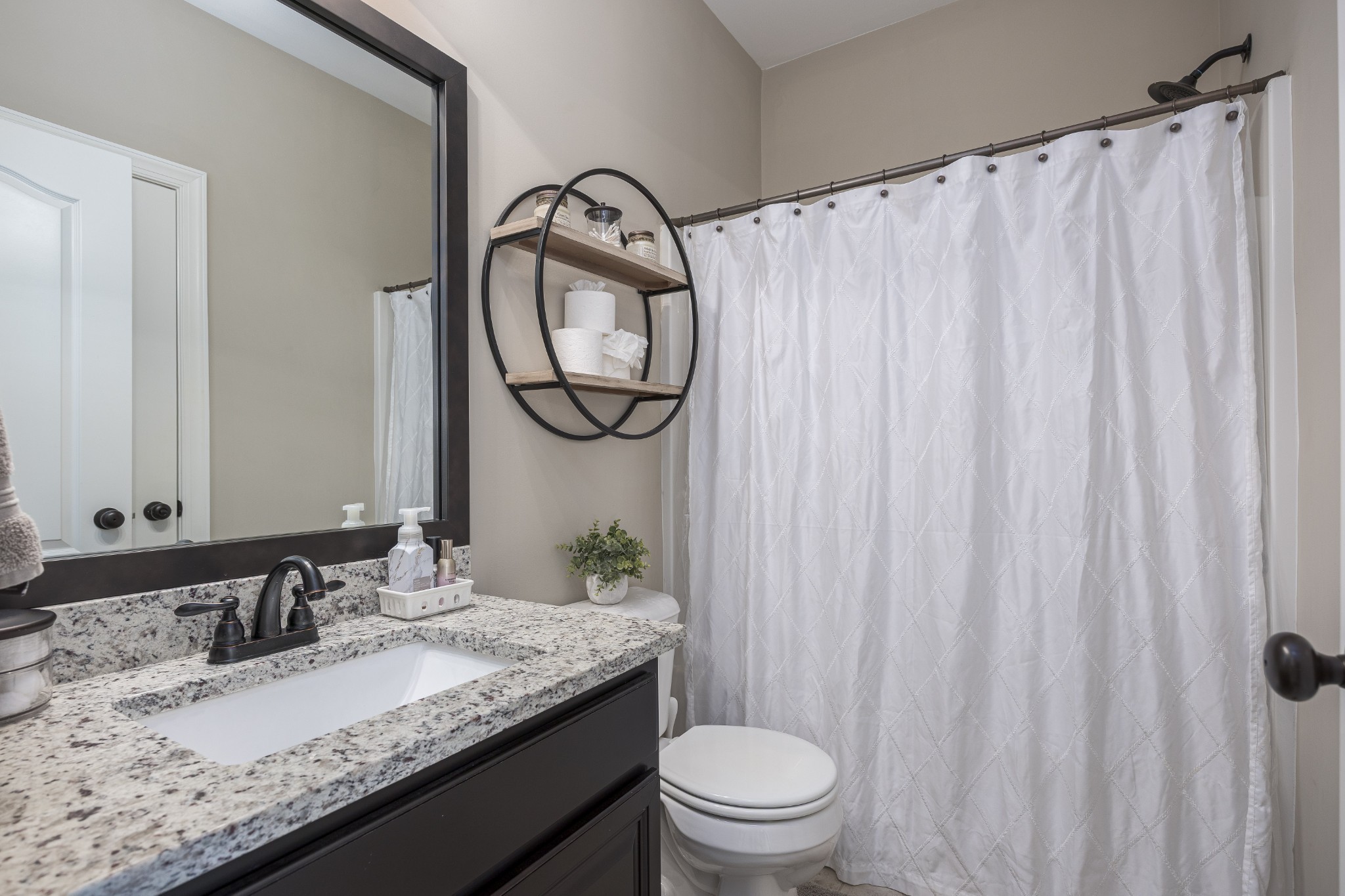 1004 Atherton Ct Property Photo 8
