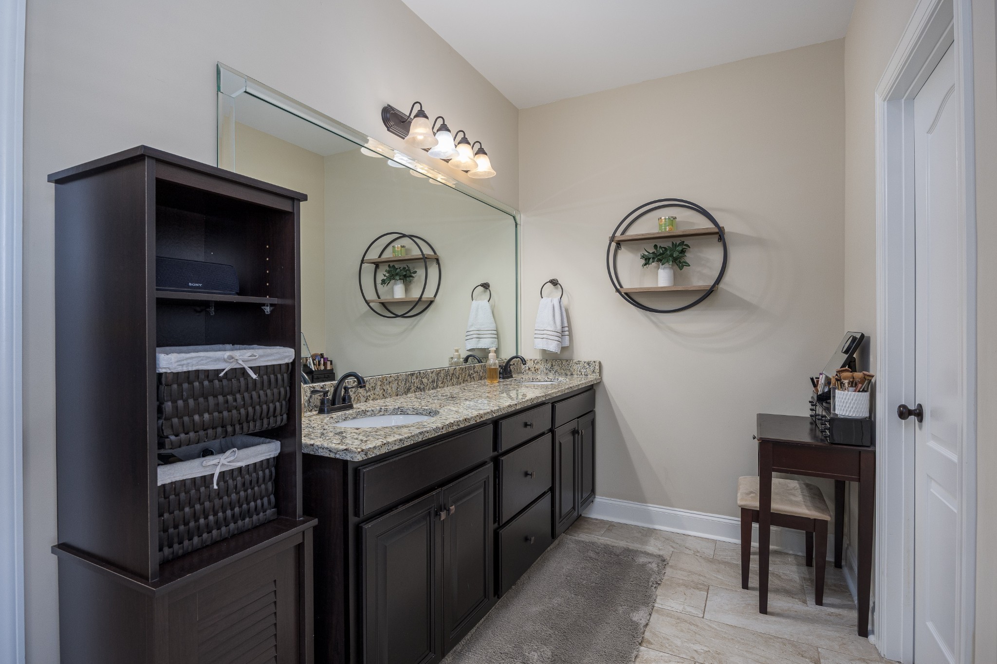 1004 Atherton Ct Property Photo 26