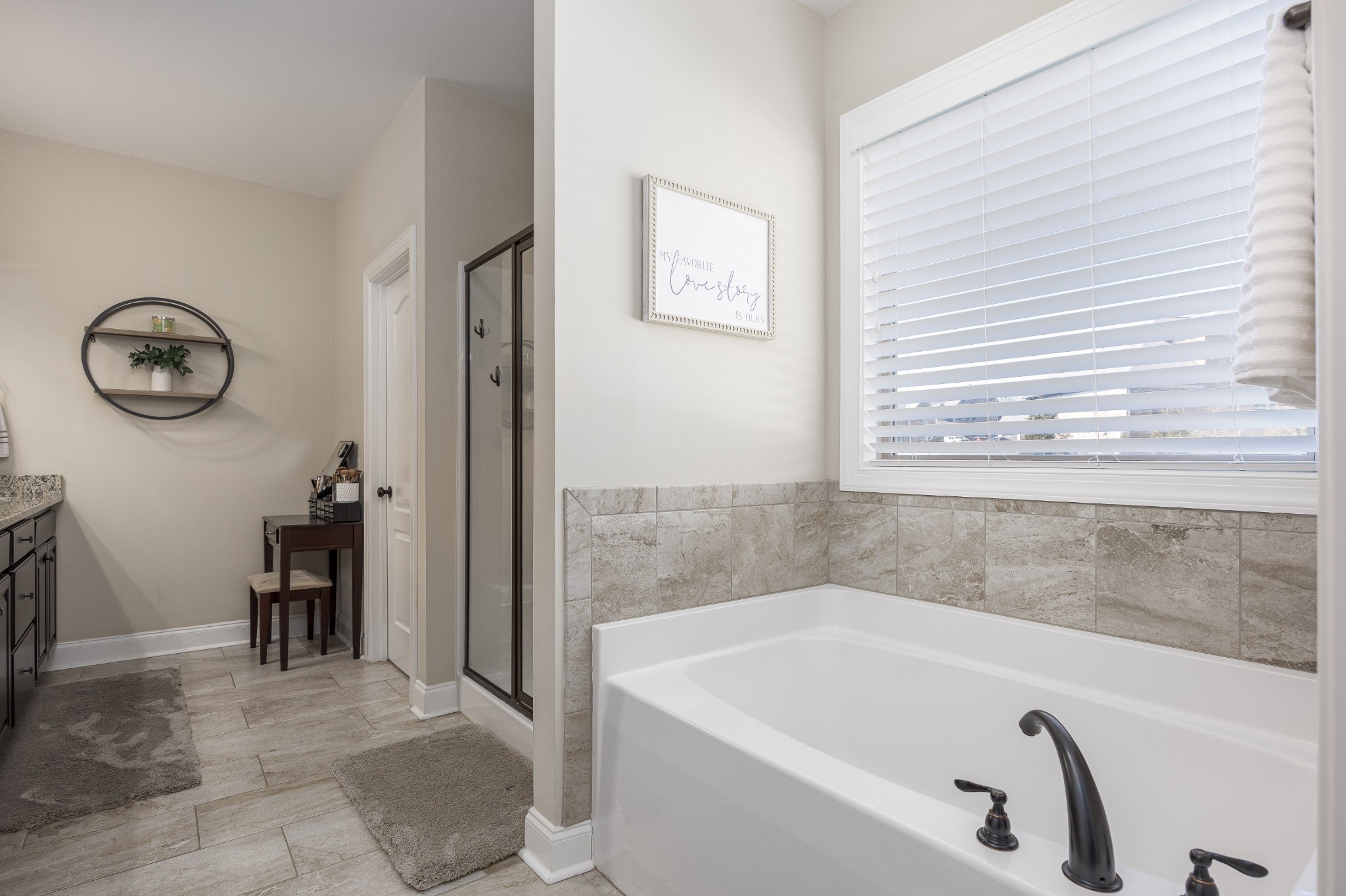 1004 Atherton Ct Property Photo 27