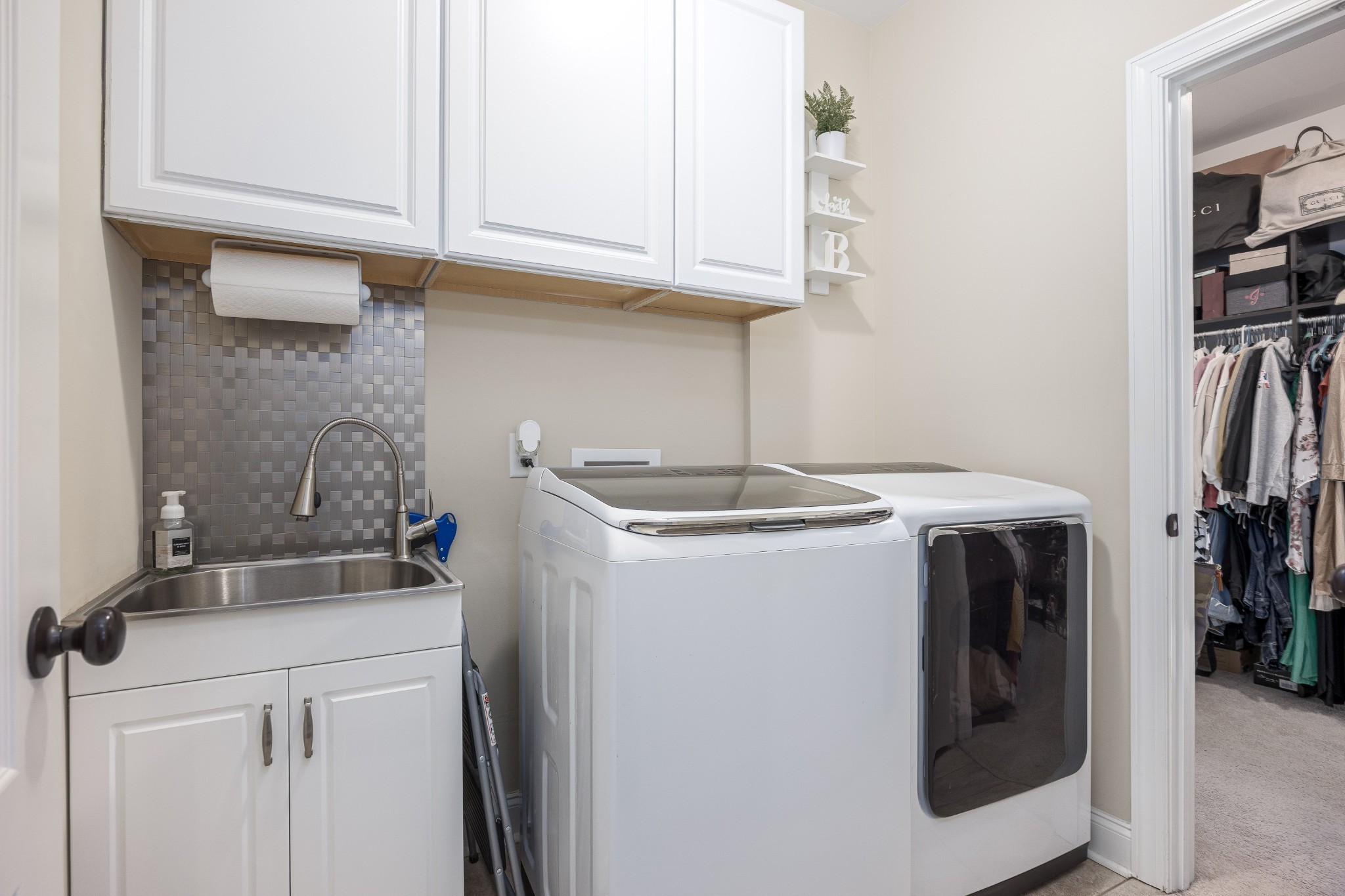 1004 Atherton Ct Property Photo 41