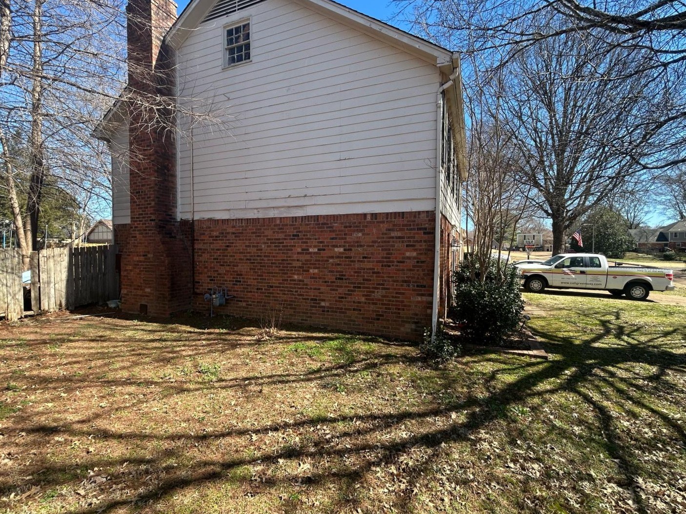 7916 Woodleaf Dr Property Photo 2