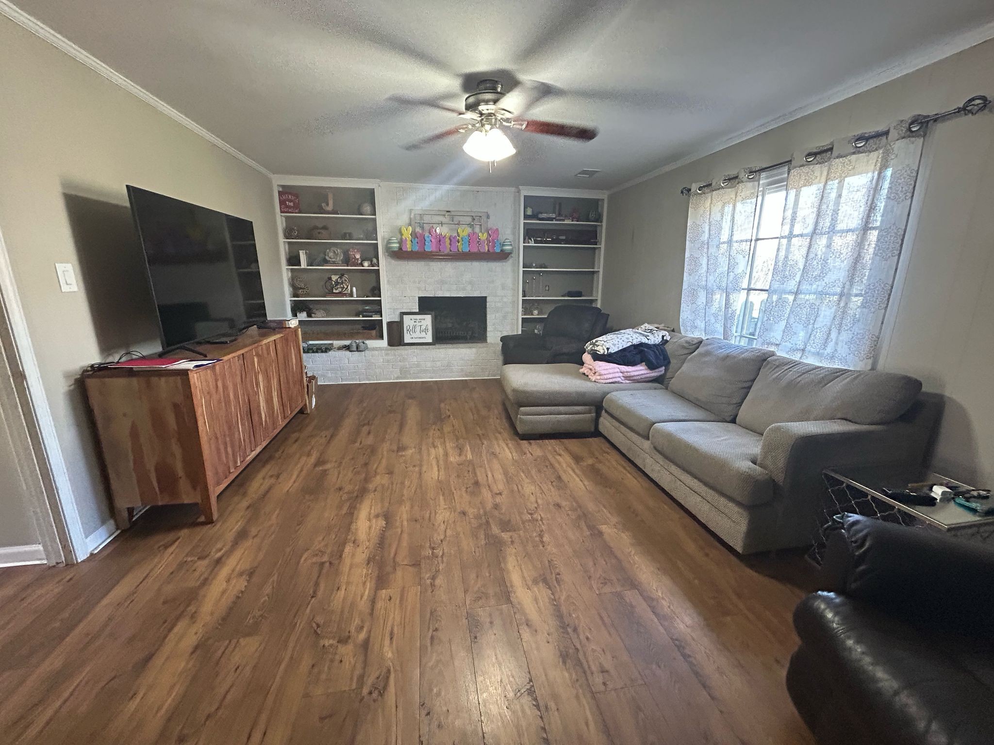 7916 Woodleaf Dr Property Photo 6