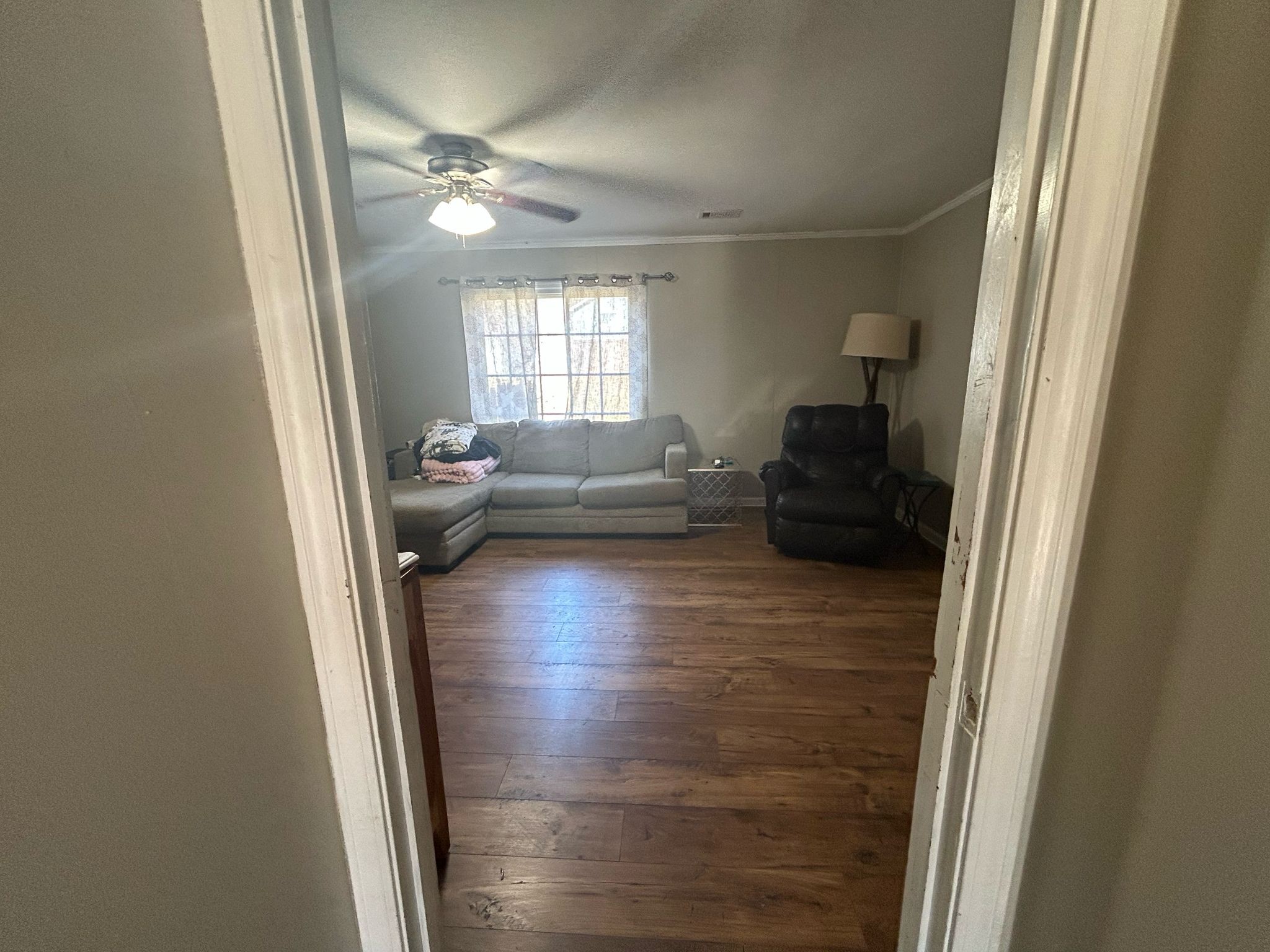 7916 Woodleaf Dr Property Photo 9