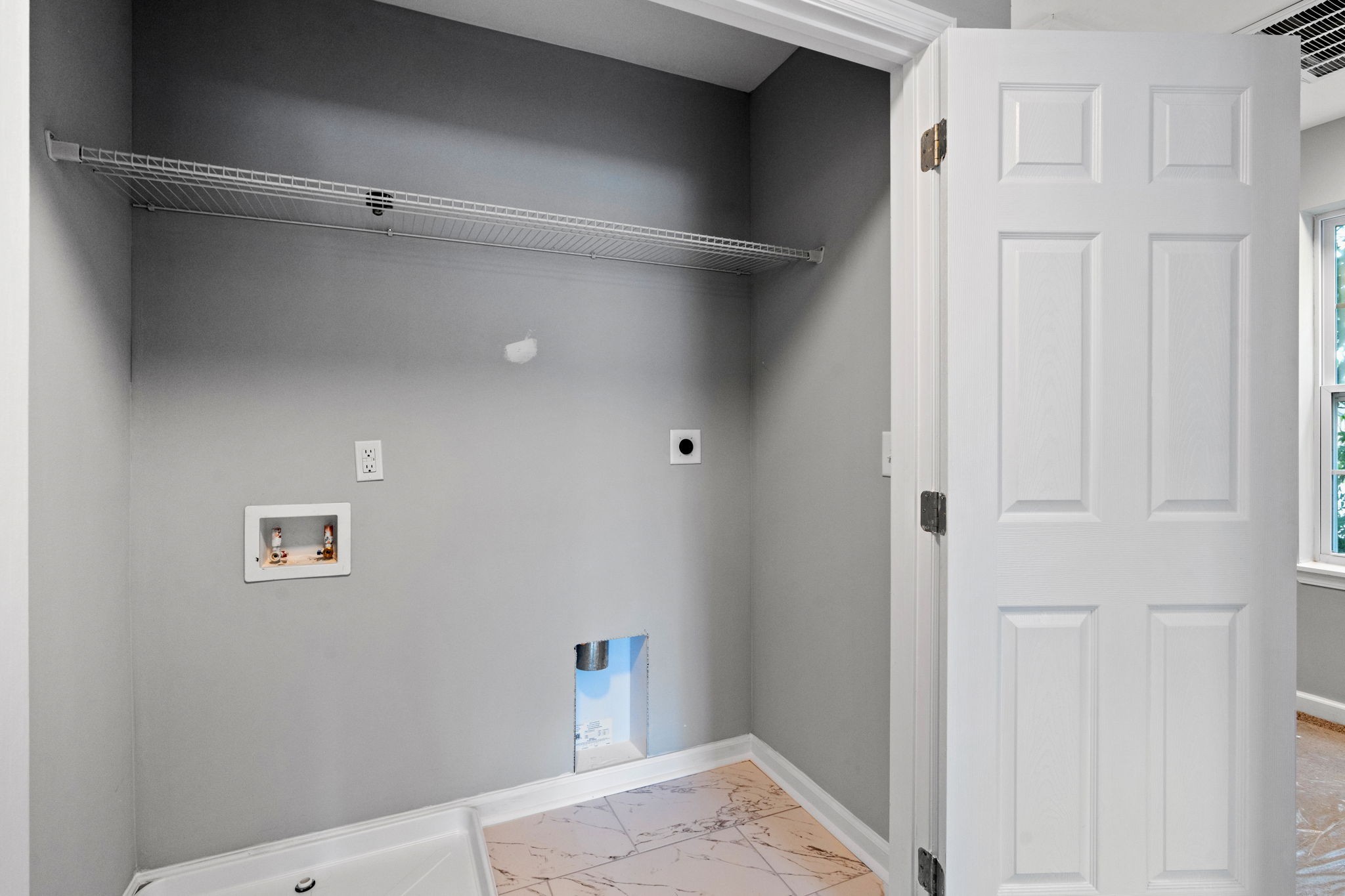 105 Longfellow Ln Property Photo 19