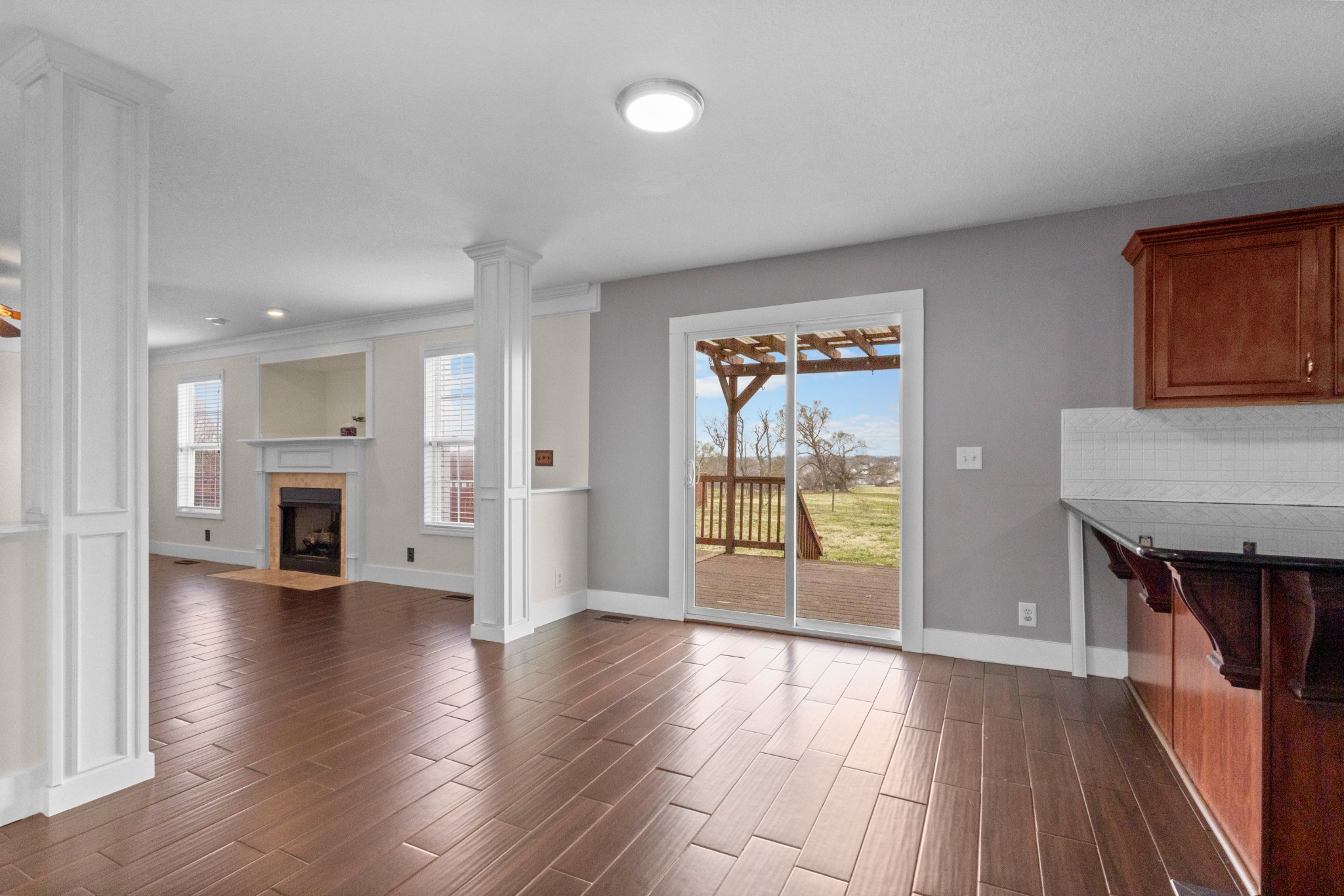 1197 Castlewood Dr Property Photo 11