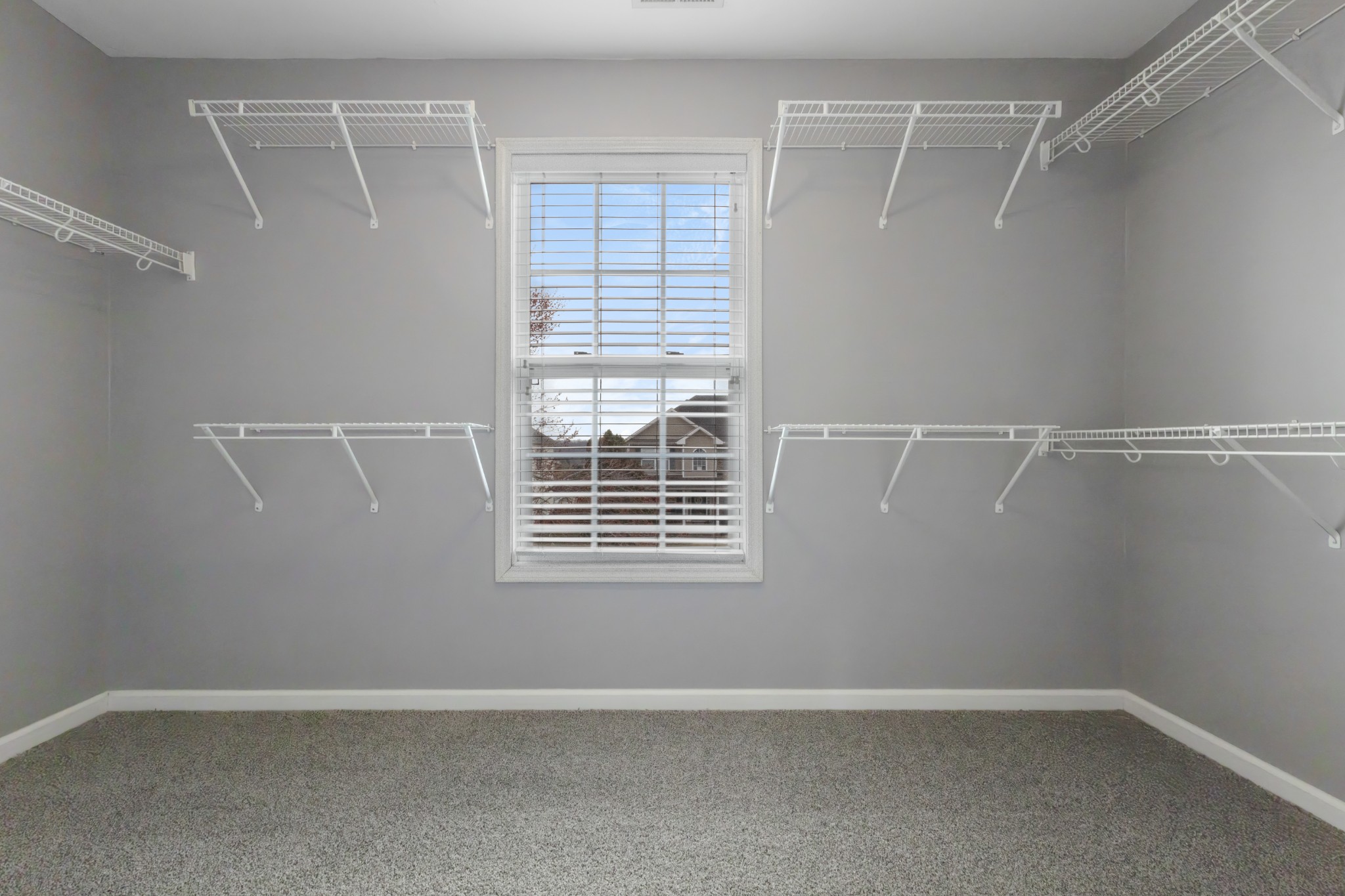 1197 Castlewood Dr Property Photo 22