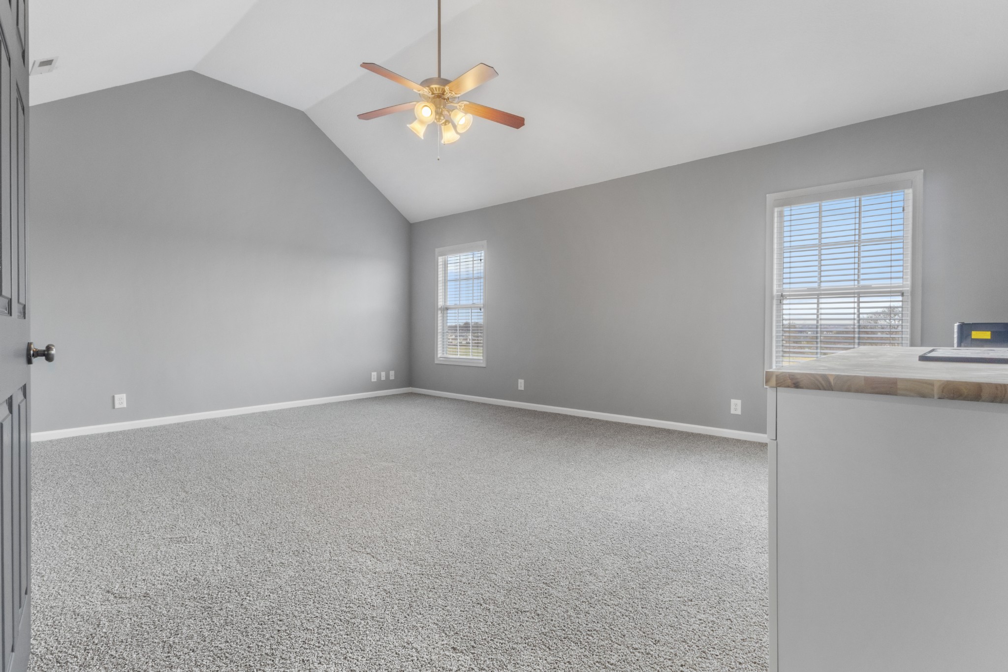 1197 Castlewood Dr Property Photo 26