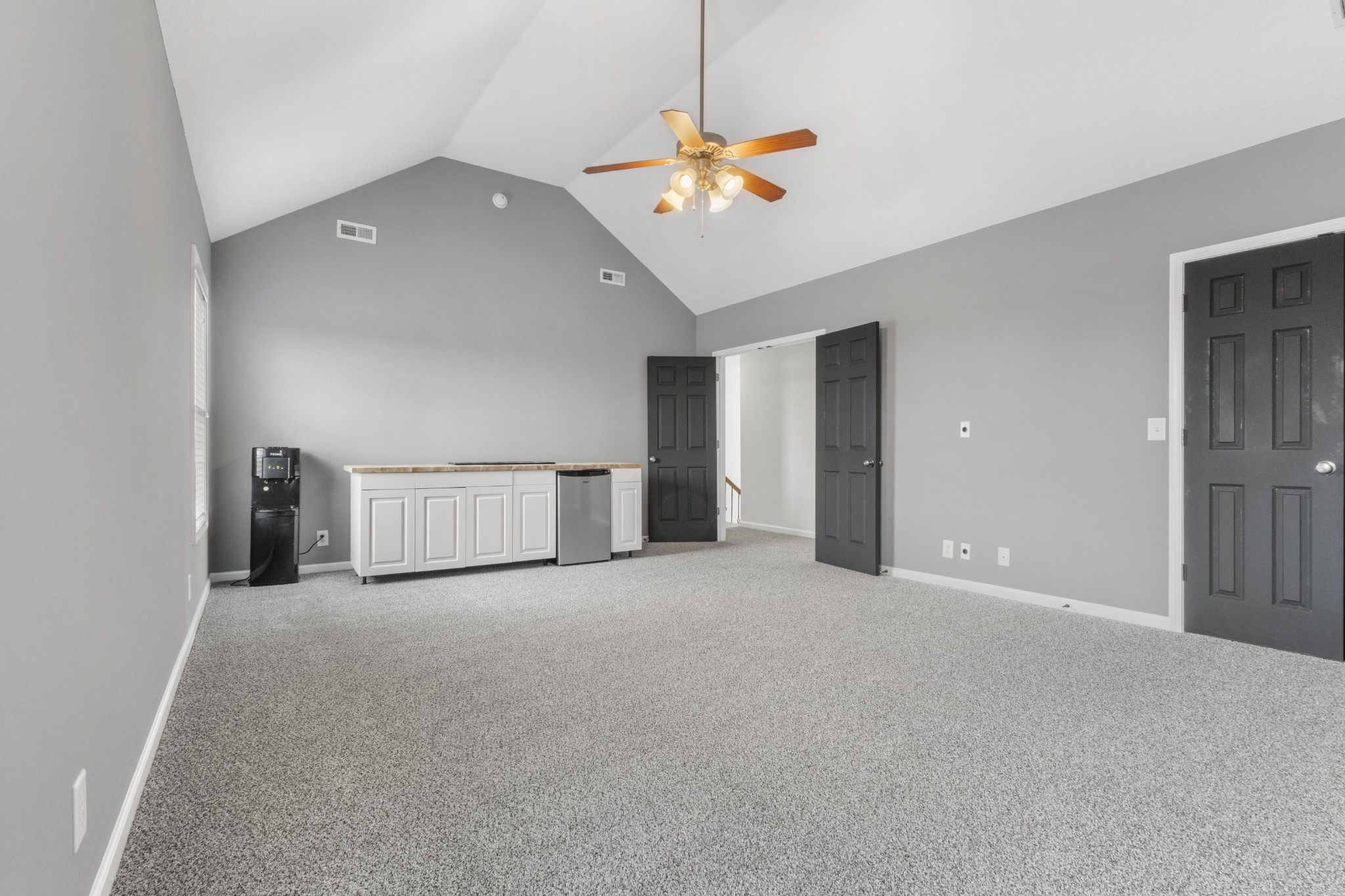 1197 Castlewood Dr Property Photo 27
