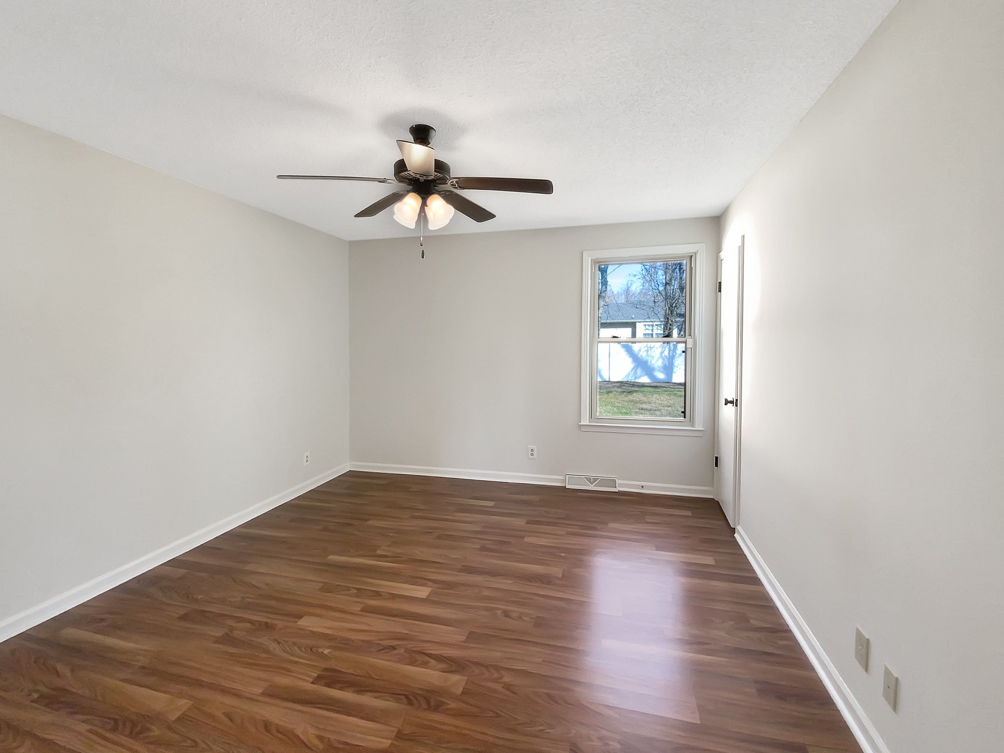 703 R S Bradley Blvd Property Photo 5
