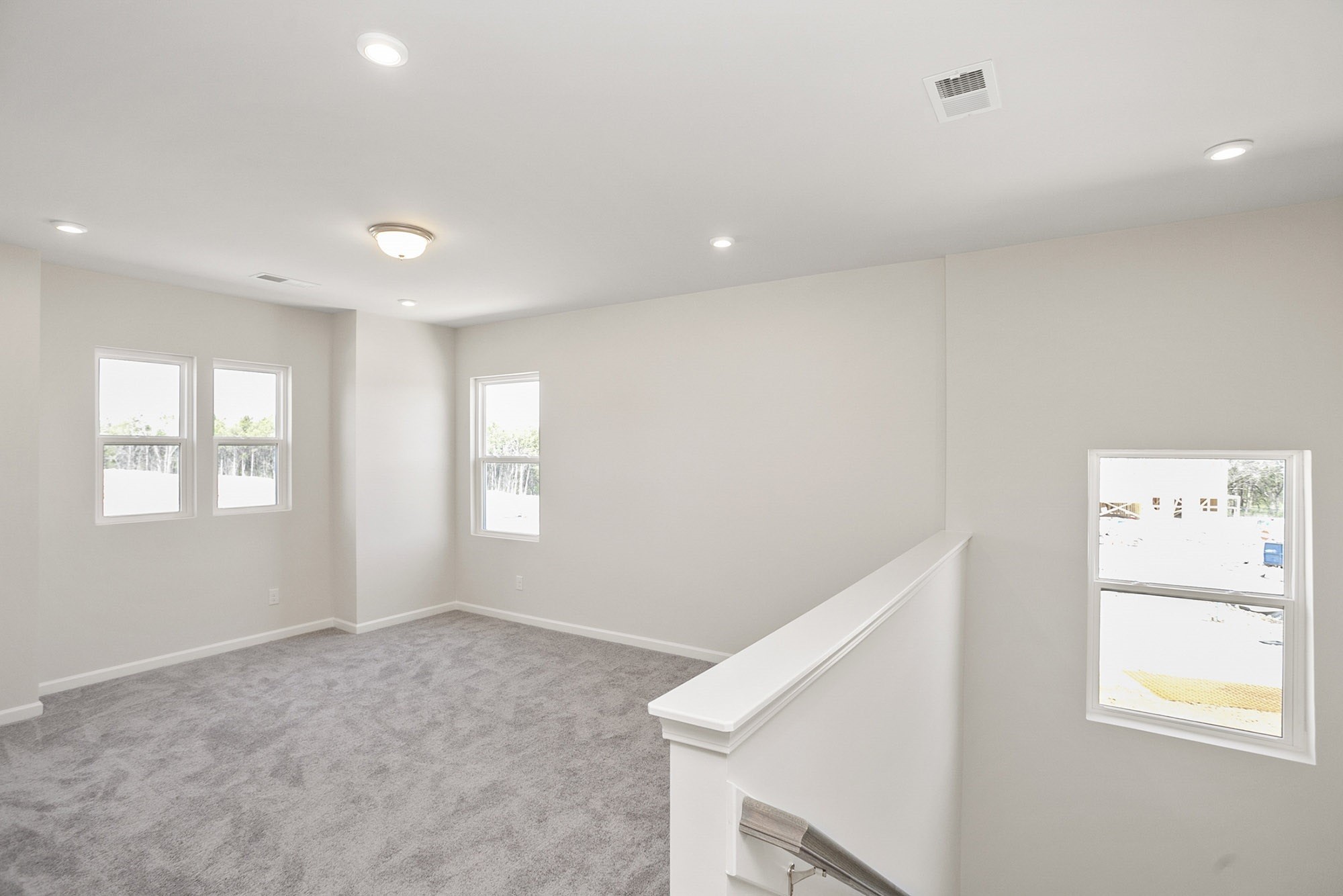 251 Glade Drive Property Photo 8