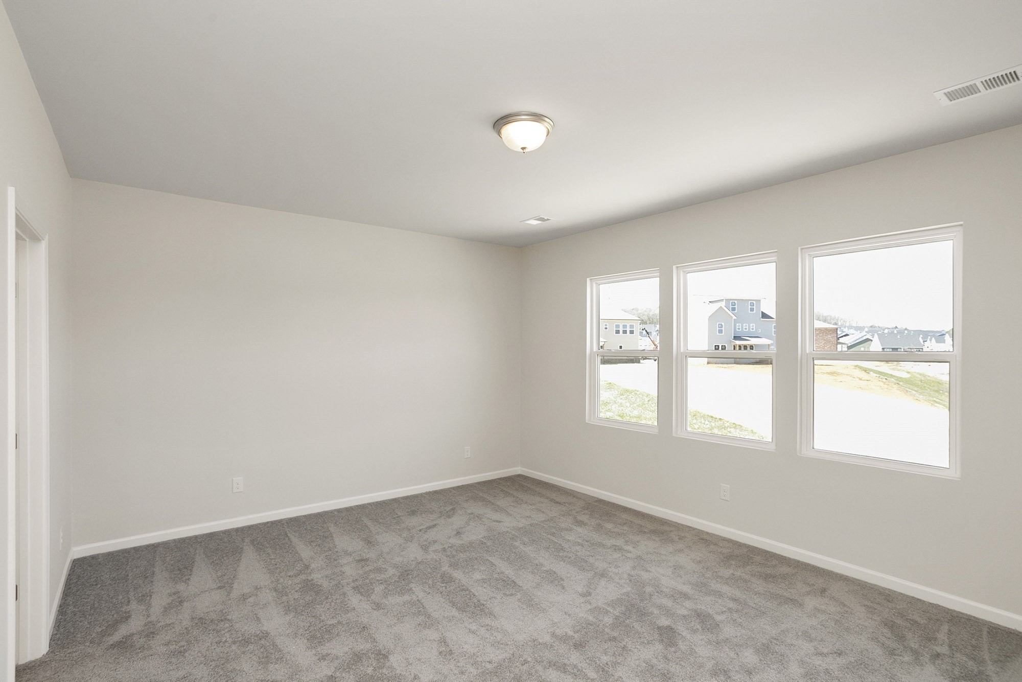 251 Glade Drive Property Photo 9