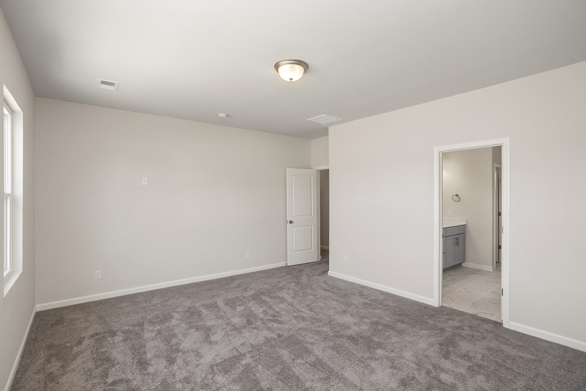 251 Glade Drive Property Photo 10
