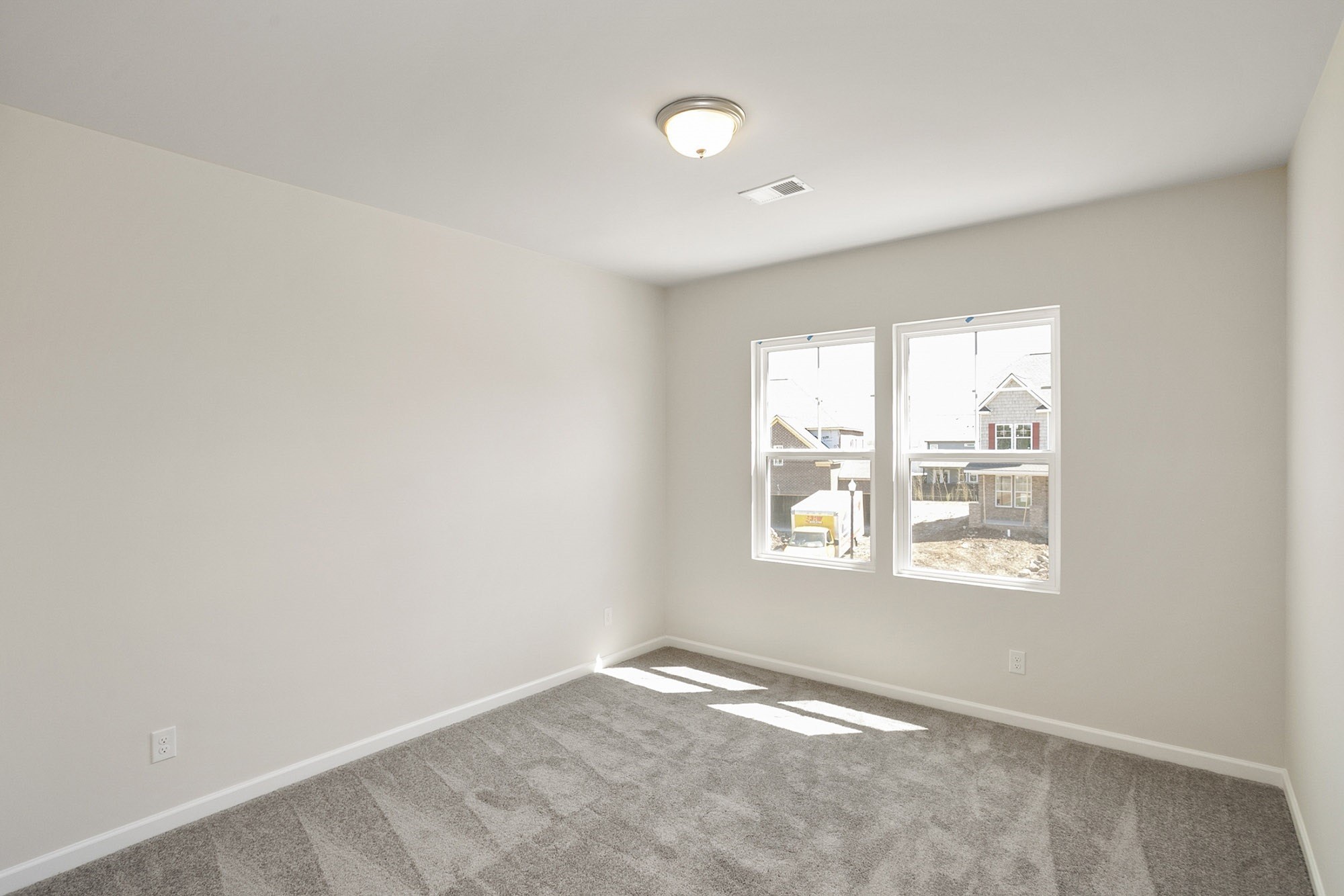 251 Glade Drive Property Photo 14
