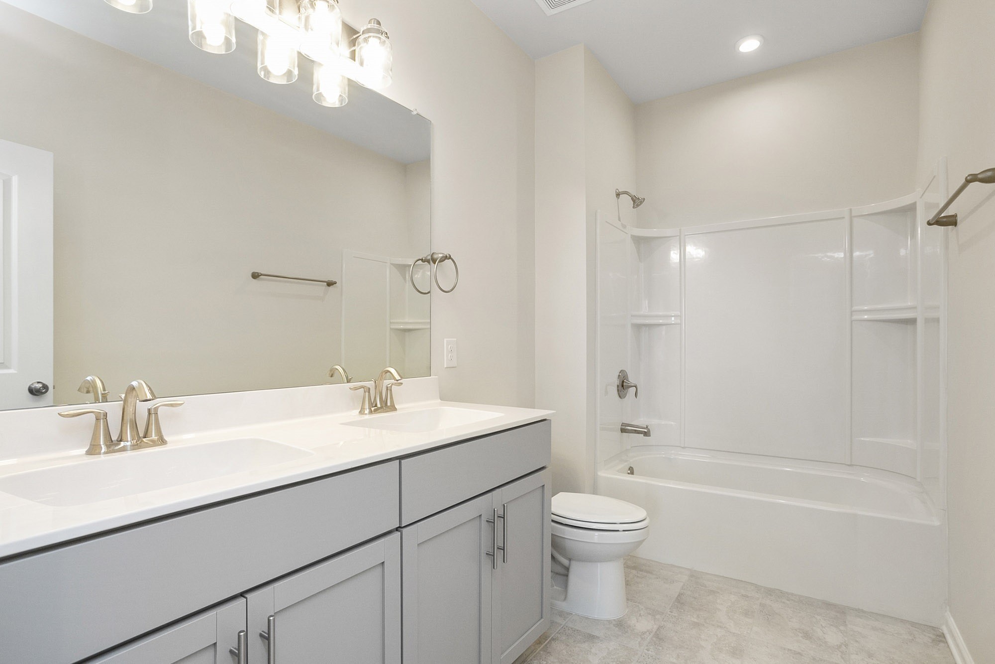 251 Glade Drive Property Photo 16