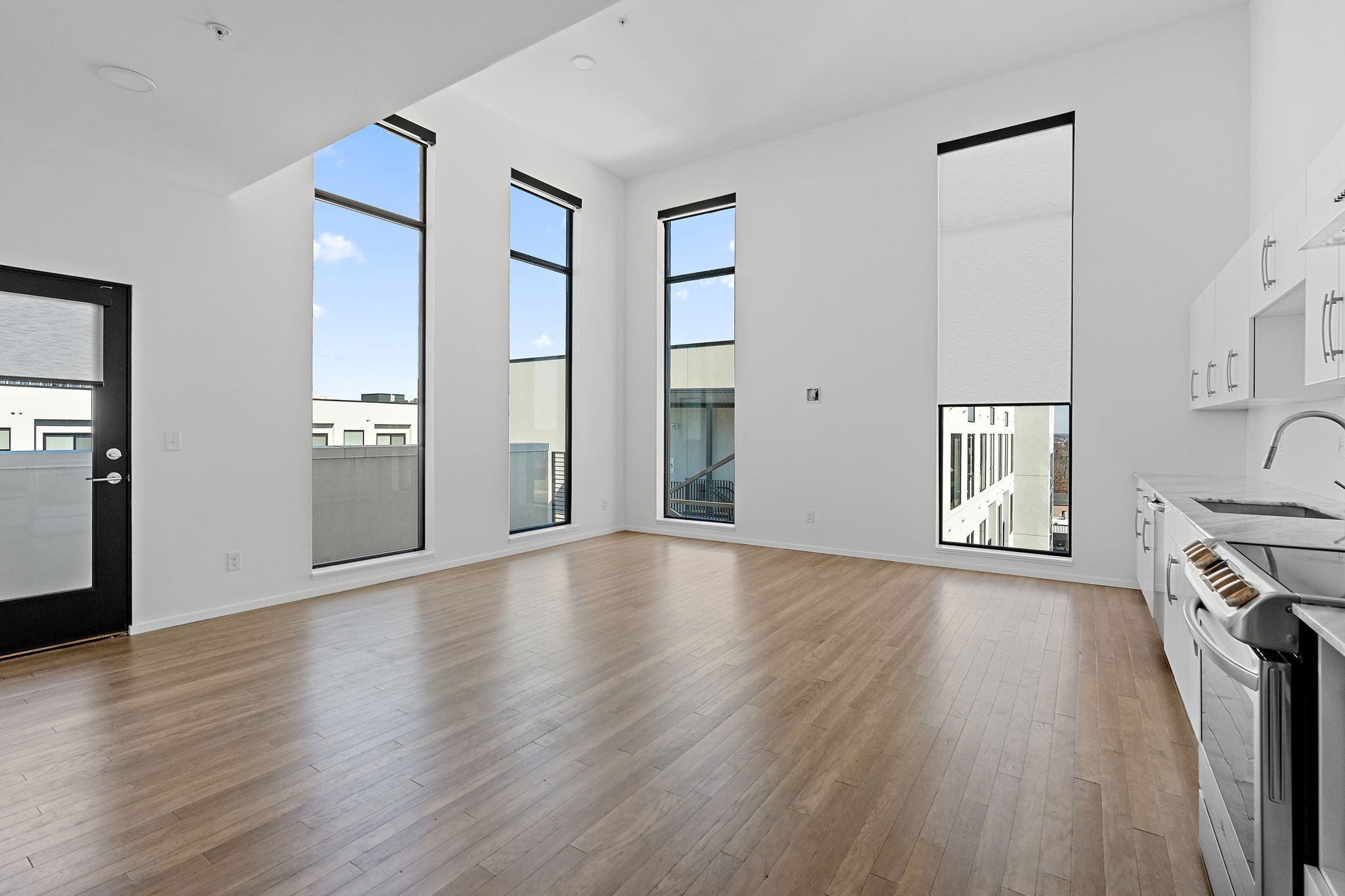 806 Olympic Street Property Photo 4