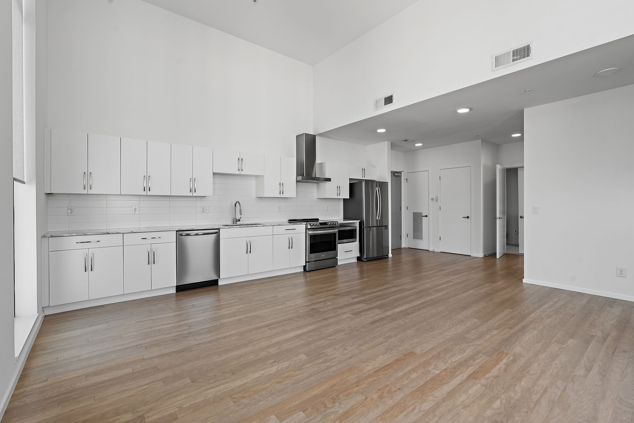 806 Olympic Street Property Photo 10