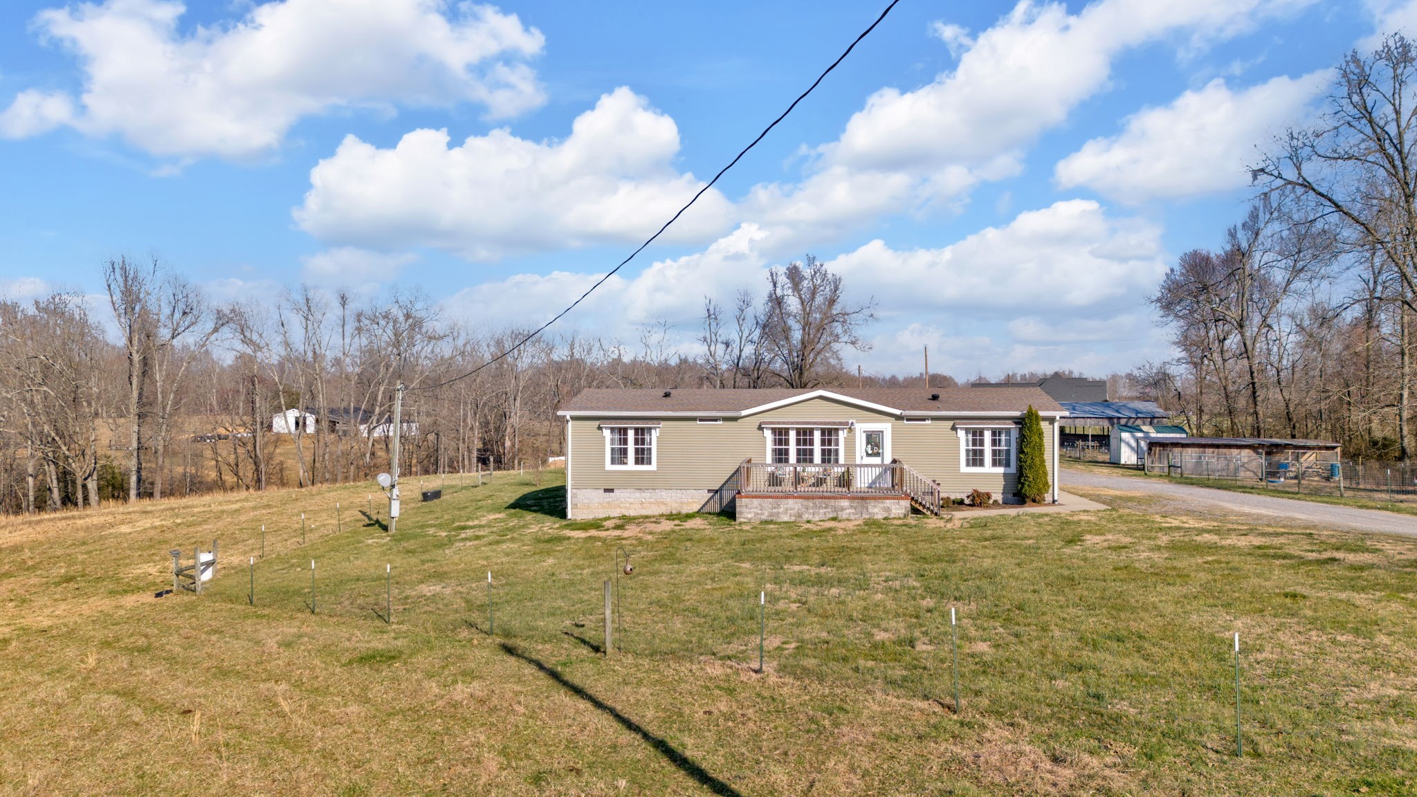 565 Powell Hollow Rd Property Photo 2