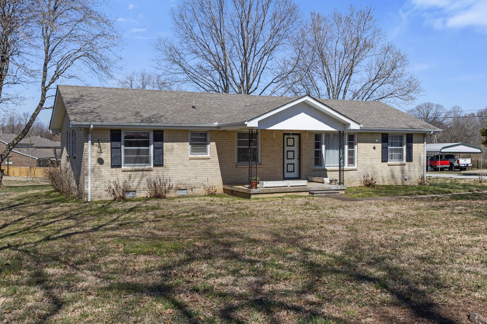 7815 Old Nashville Rd Property Photo 2