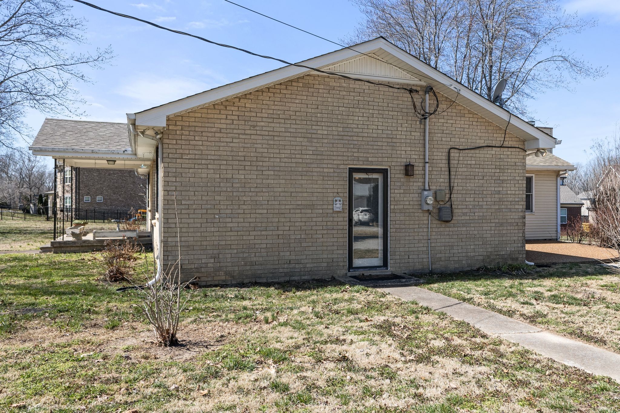 7815 Old Nashville Rd Property Photo 4
