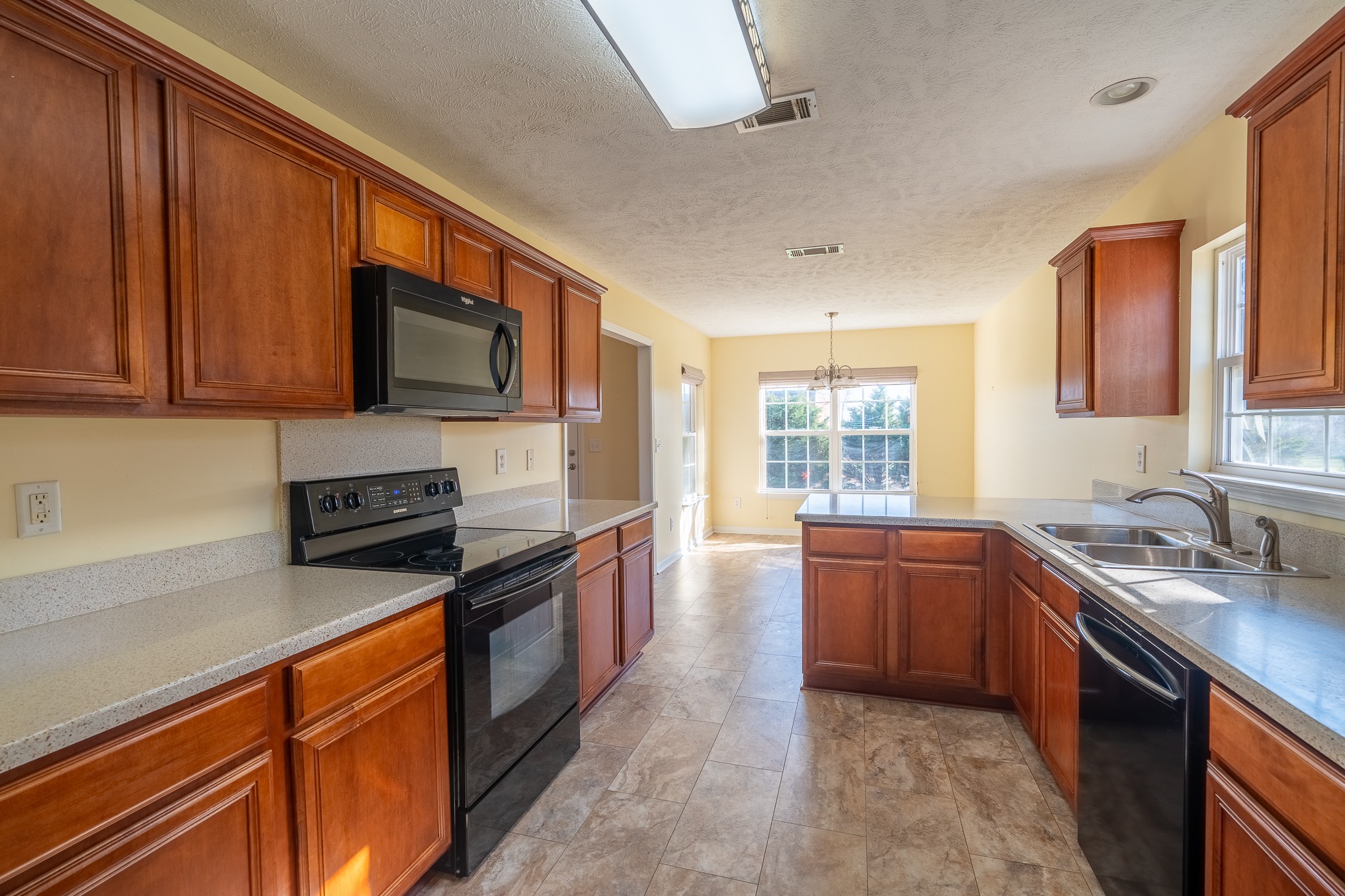 3000 Ping Ct Property Photo 12