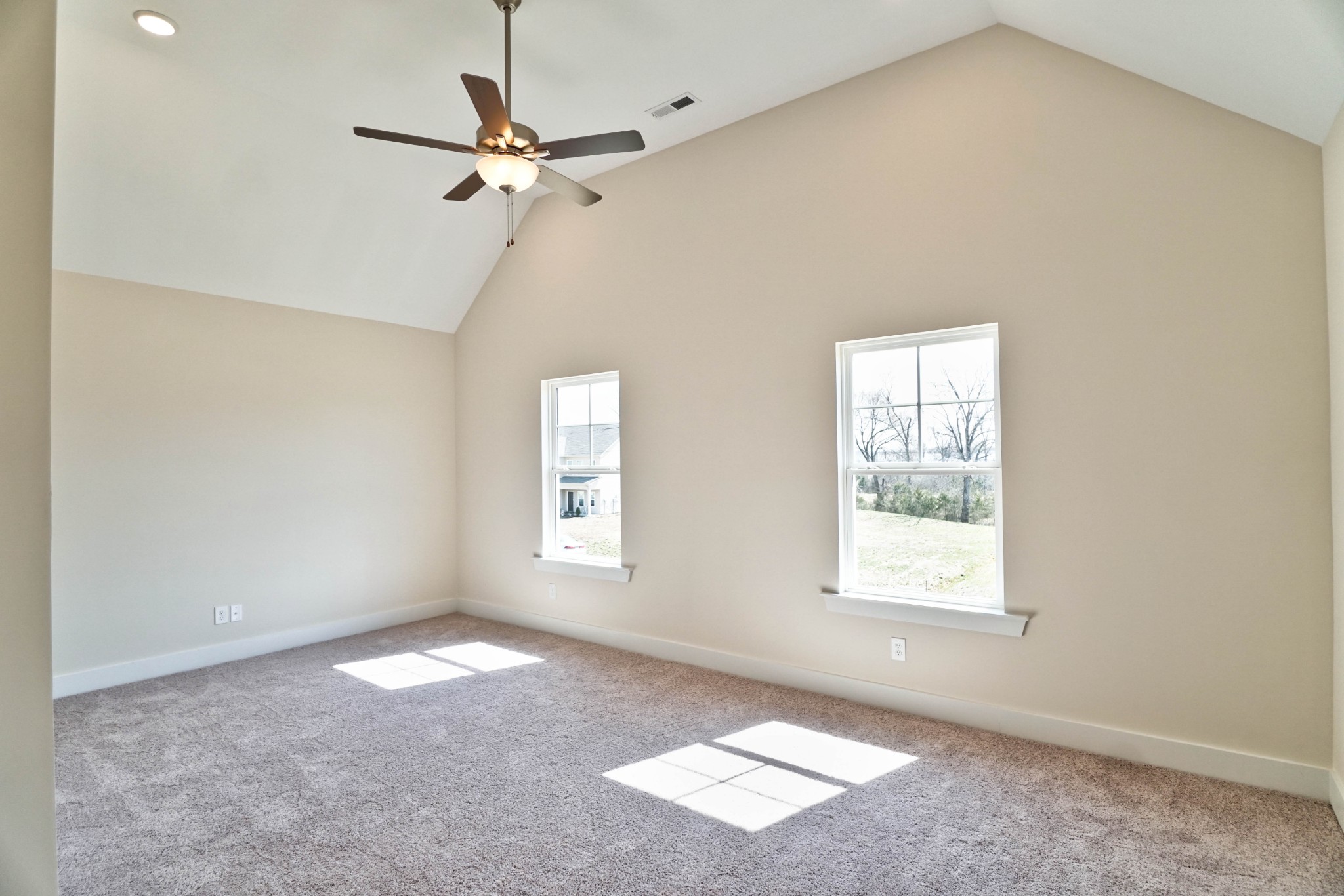639 Vrabel Rd Property Photo 12