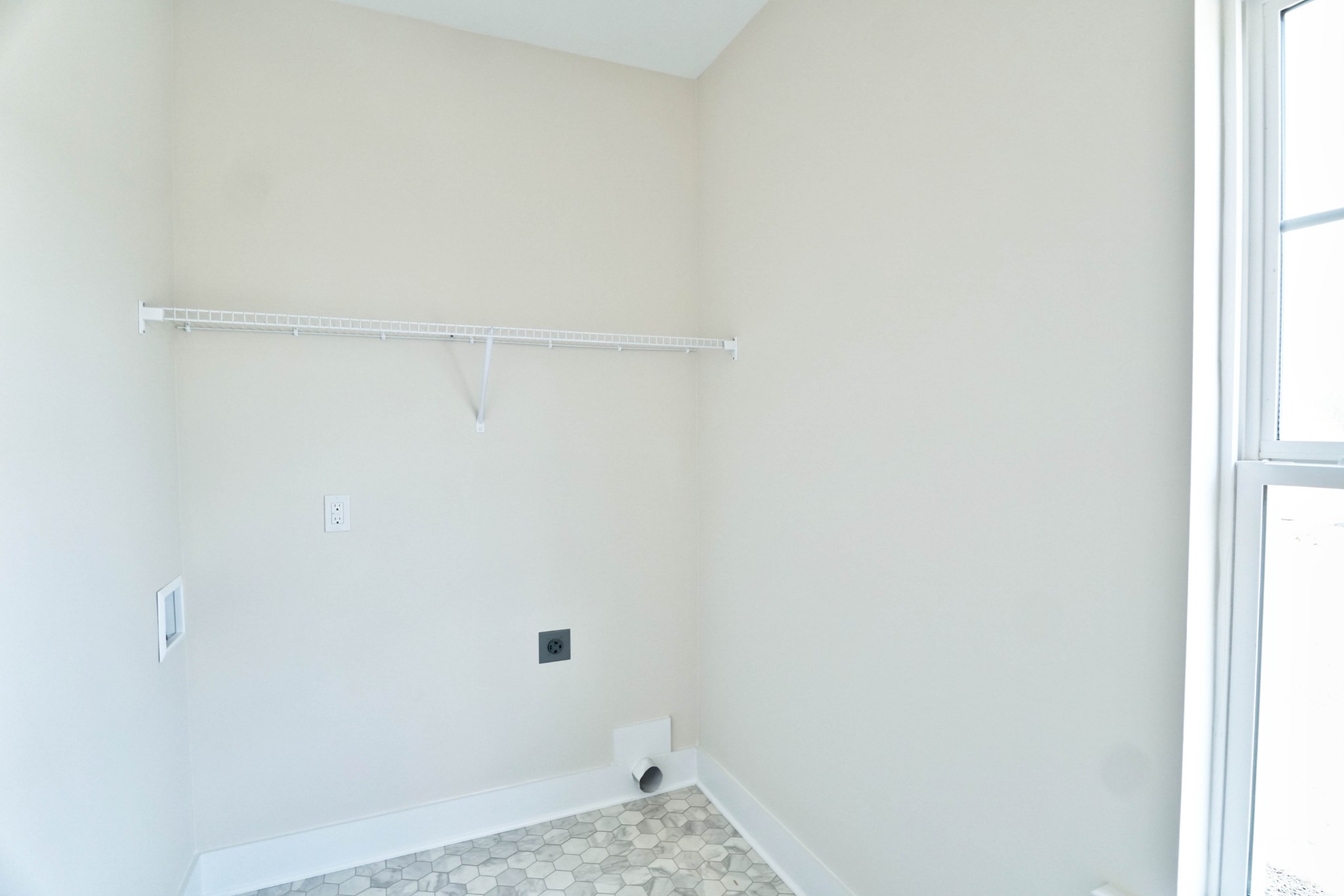639 Vrabel Rd Property Photo 16