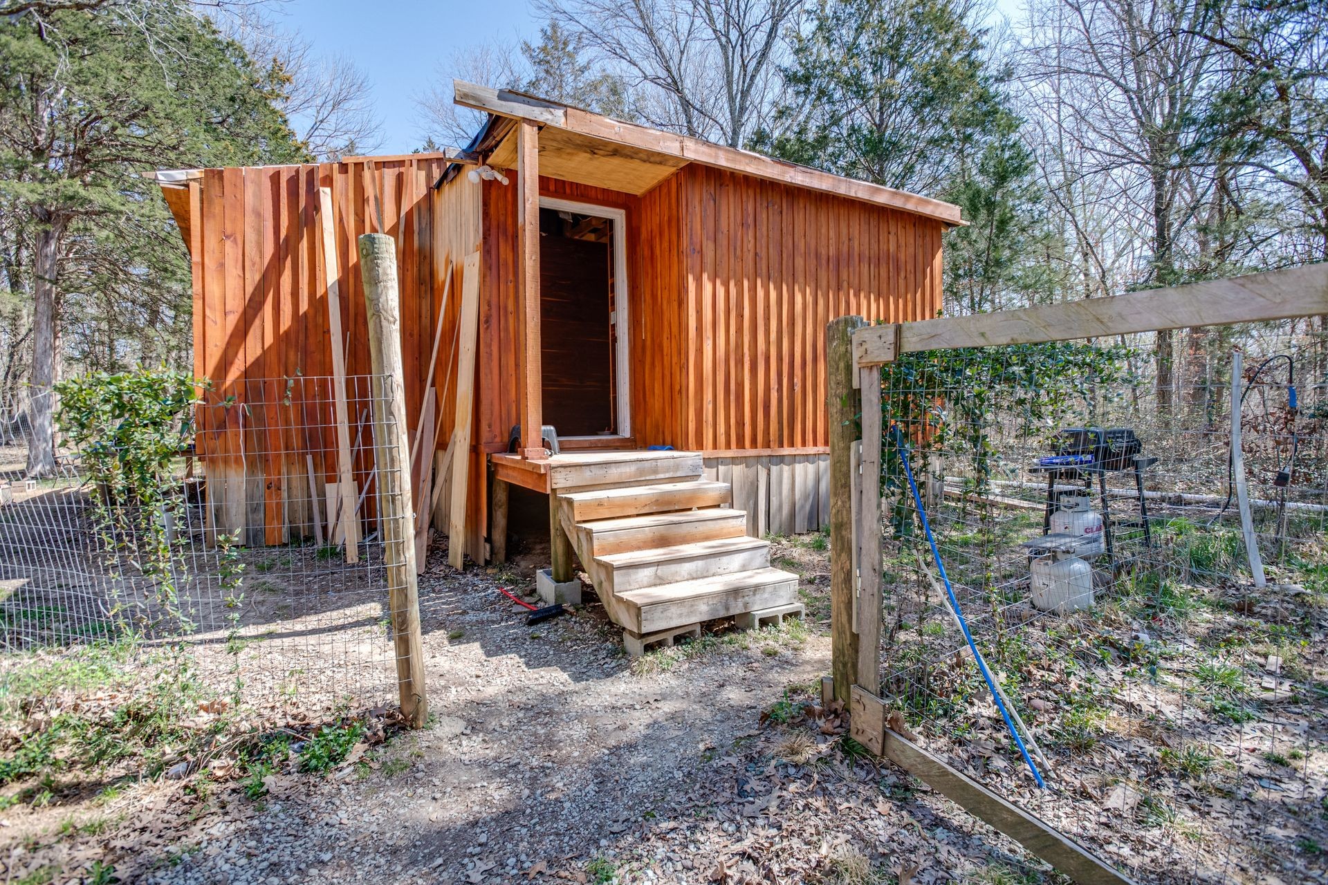 409 Ian Dr Property Photo 1