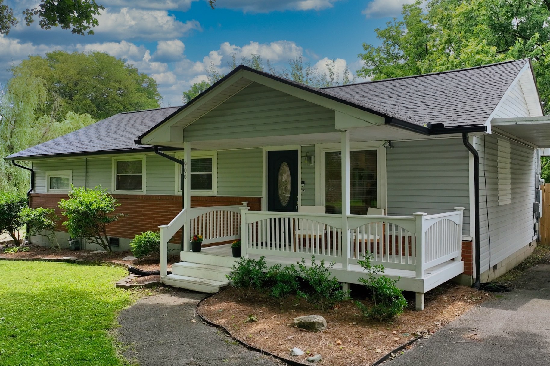 906 Virginia Ave Property Photo 1