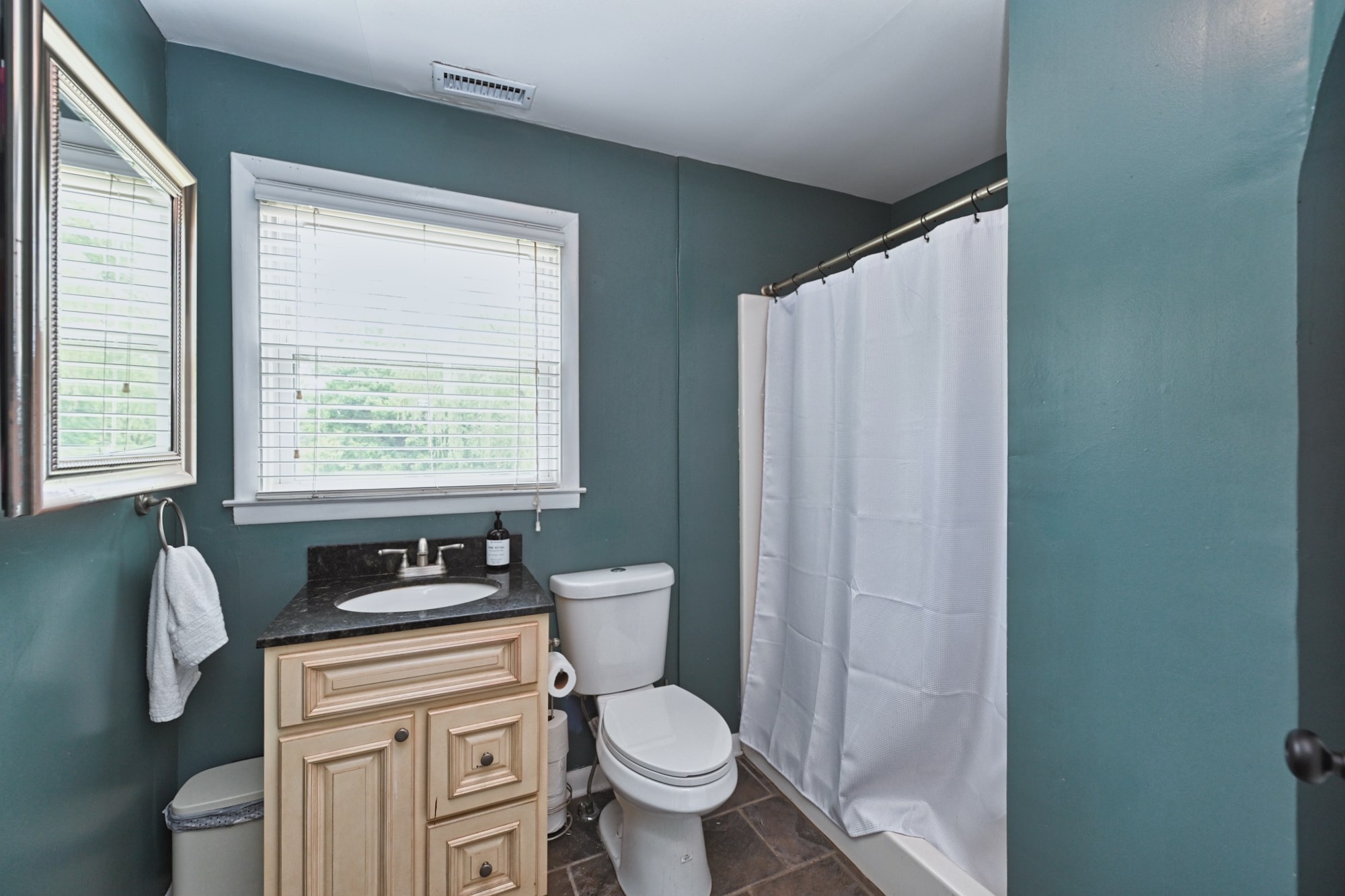 906 Virginia Ave Property Photo 23