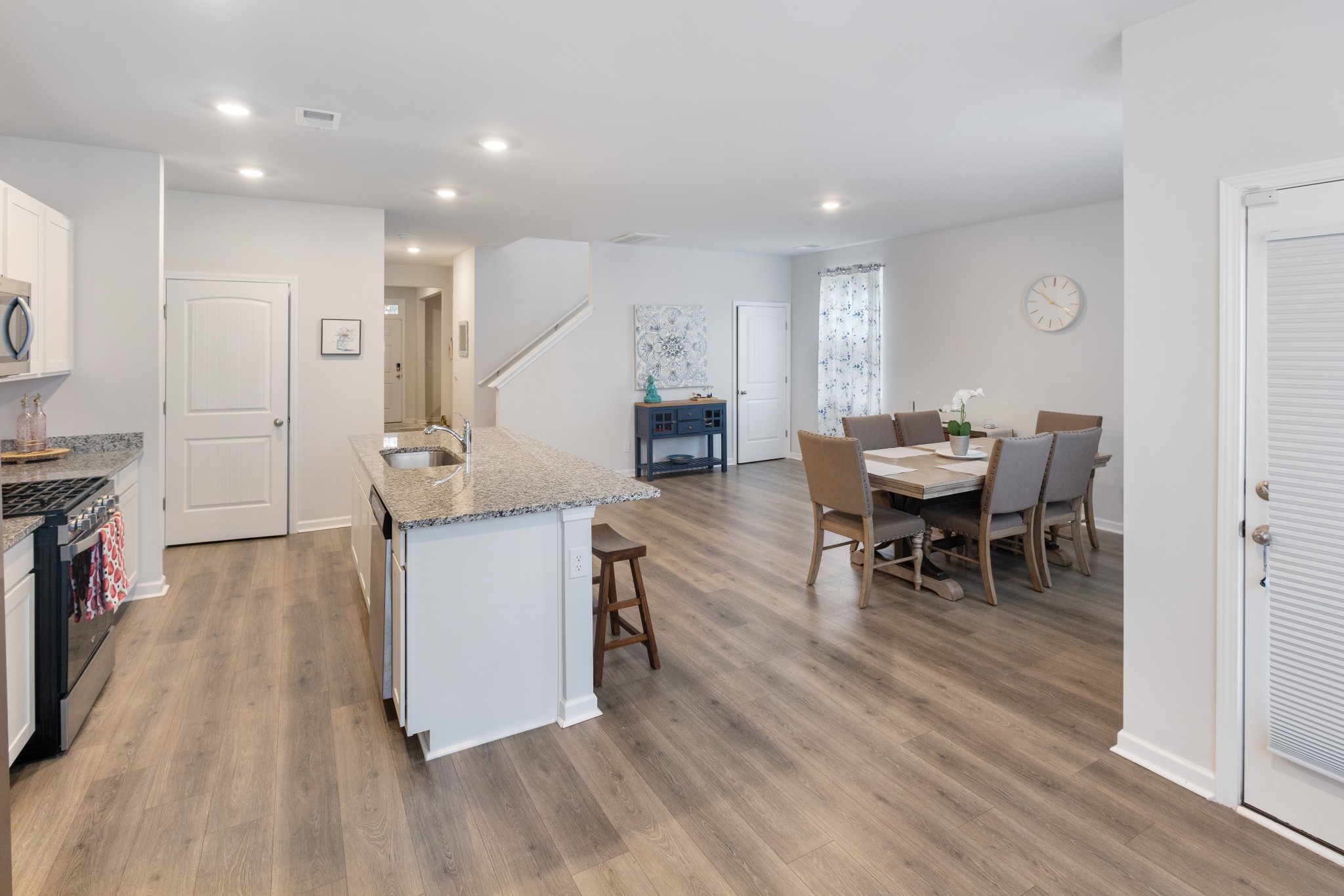 762 Pintail Pt Property Photo 16