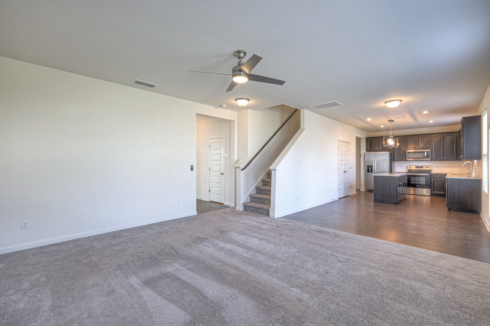 918 Cavan Ln Property Photo 6