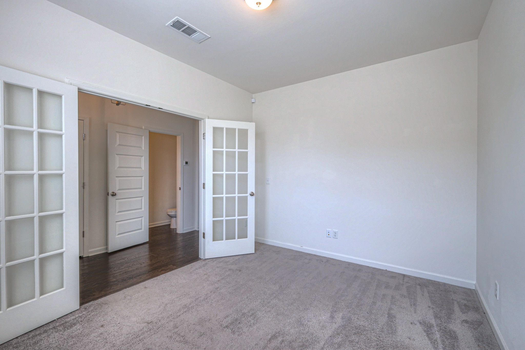 918 Cavan Ln Property Photo 8