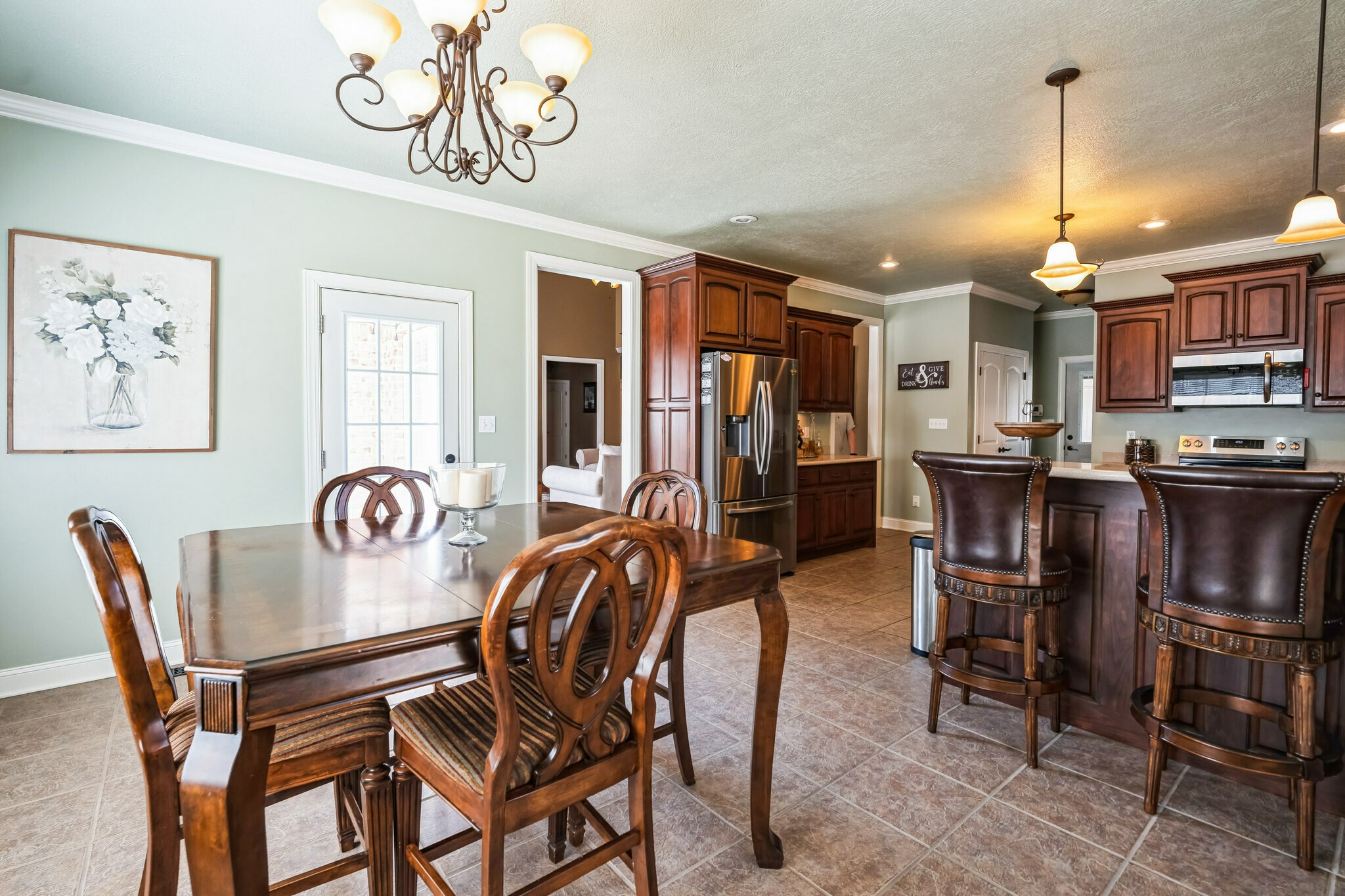 221 Flagstone Dr Property Photo 8