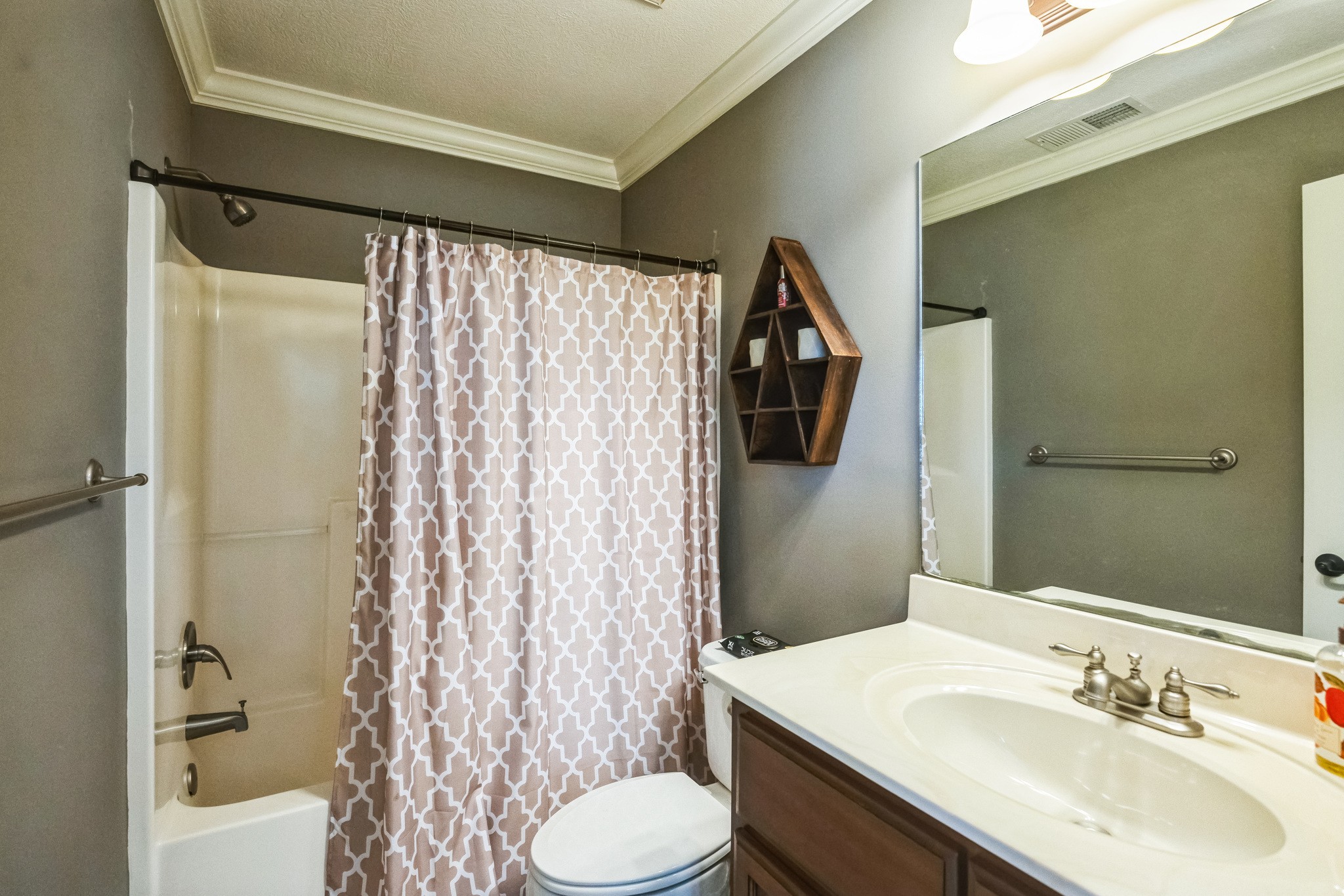 221 Flagstone Dr Property Photo 28
