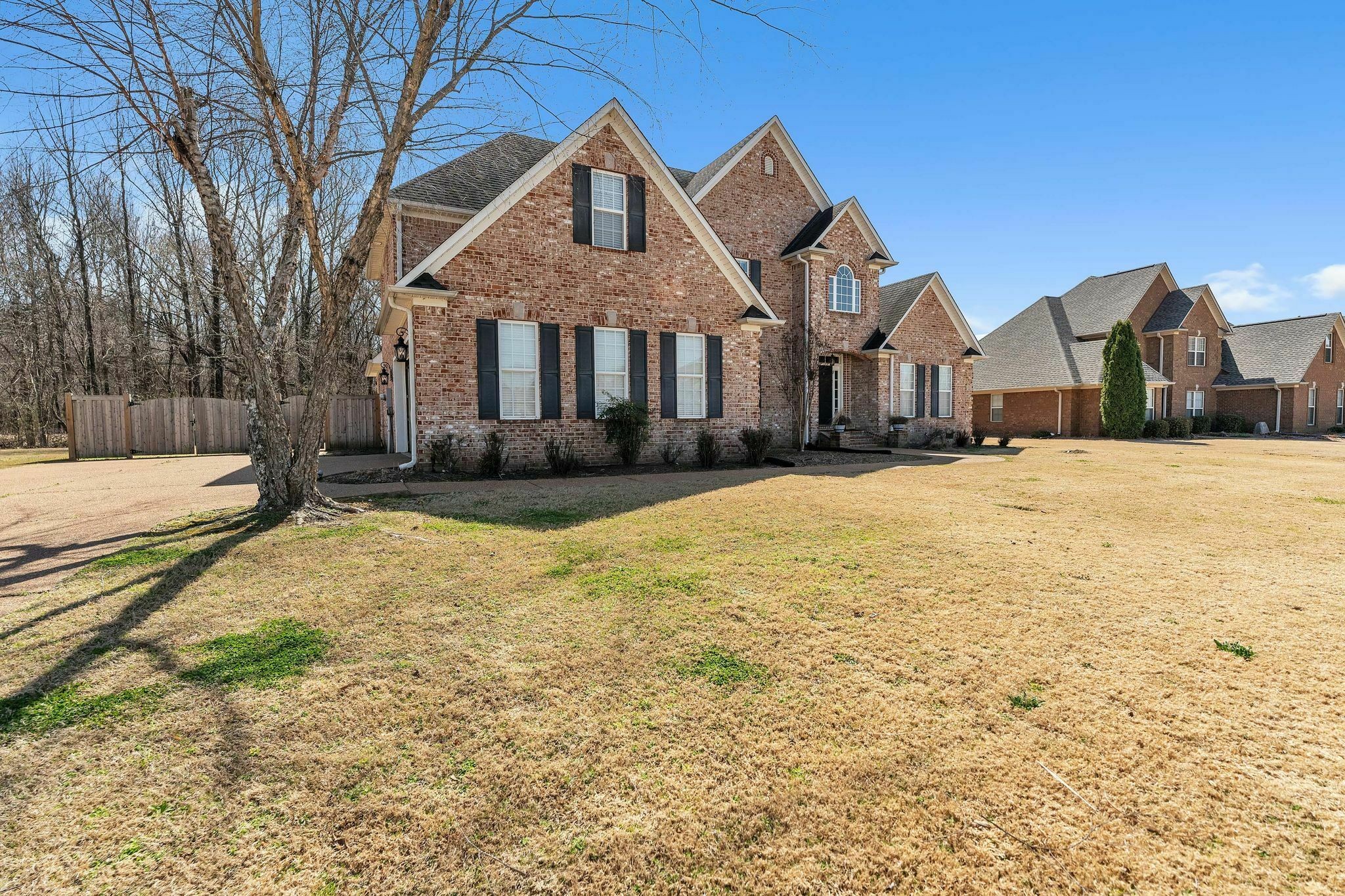 221 Flagstone Dr Property Photo 31