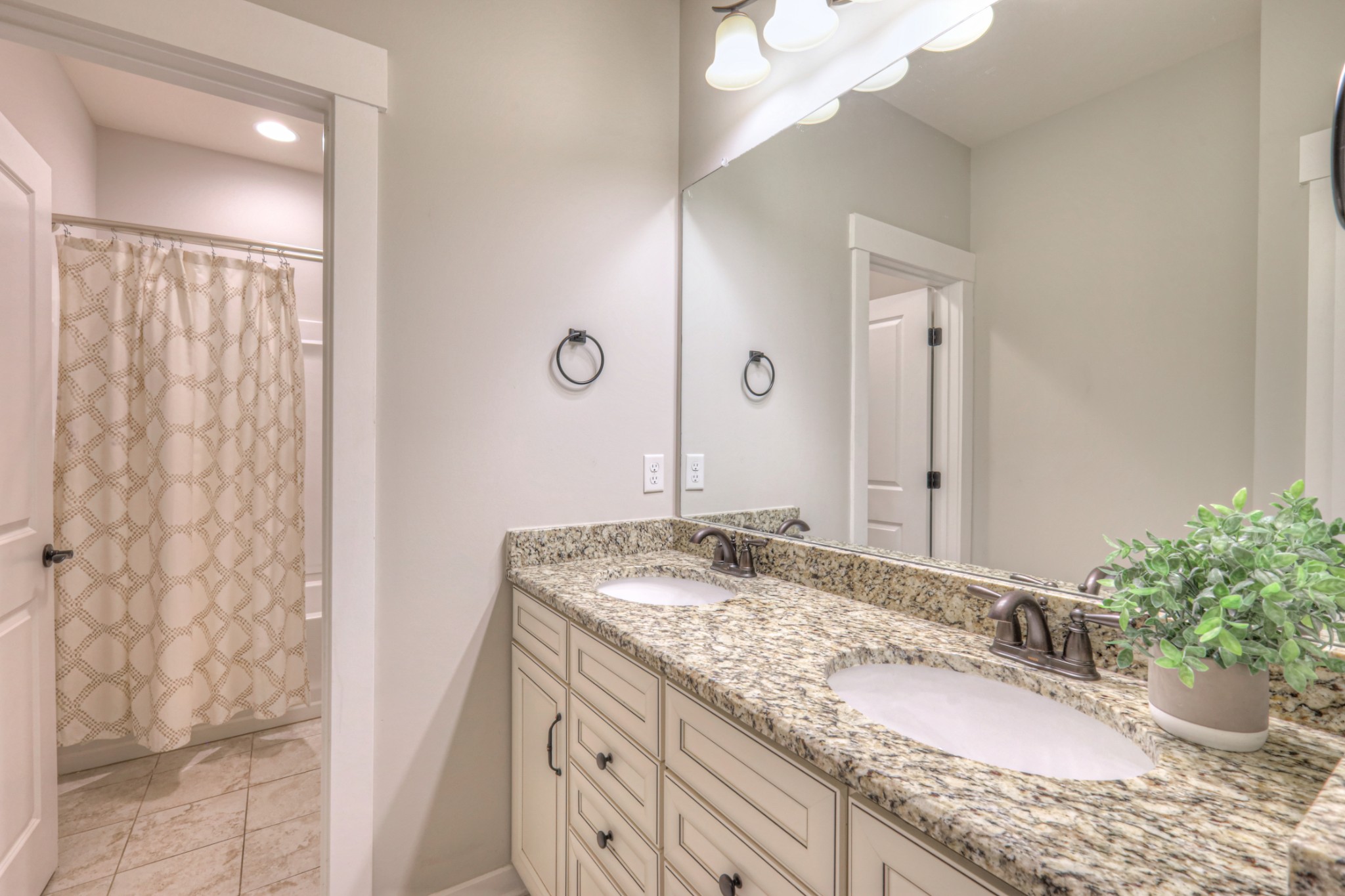 1086 Amelia Park Dr Property Photo 17
