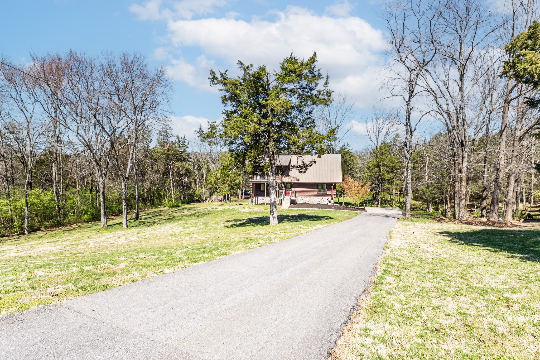602 Woods Ct Property Photo 1