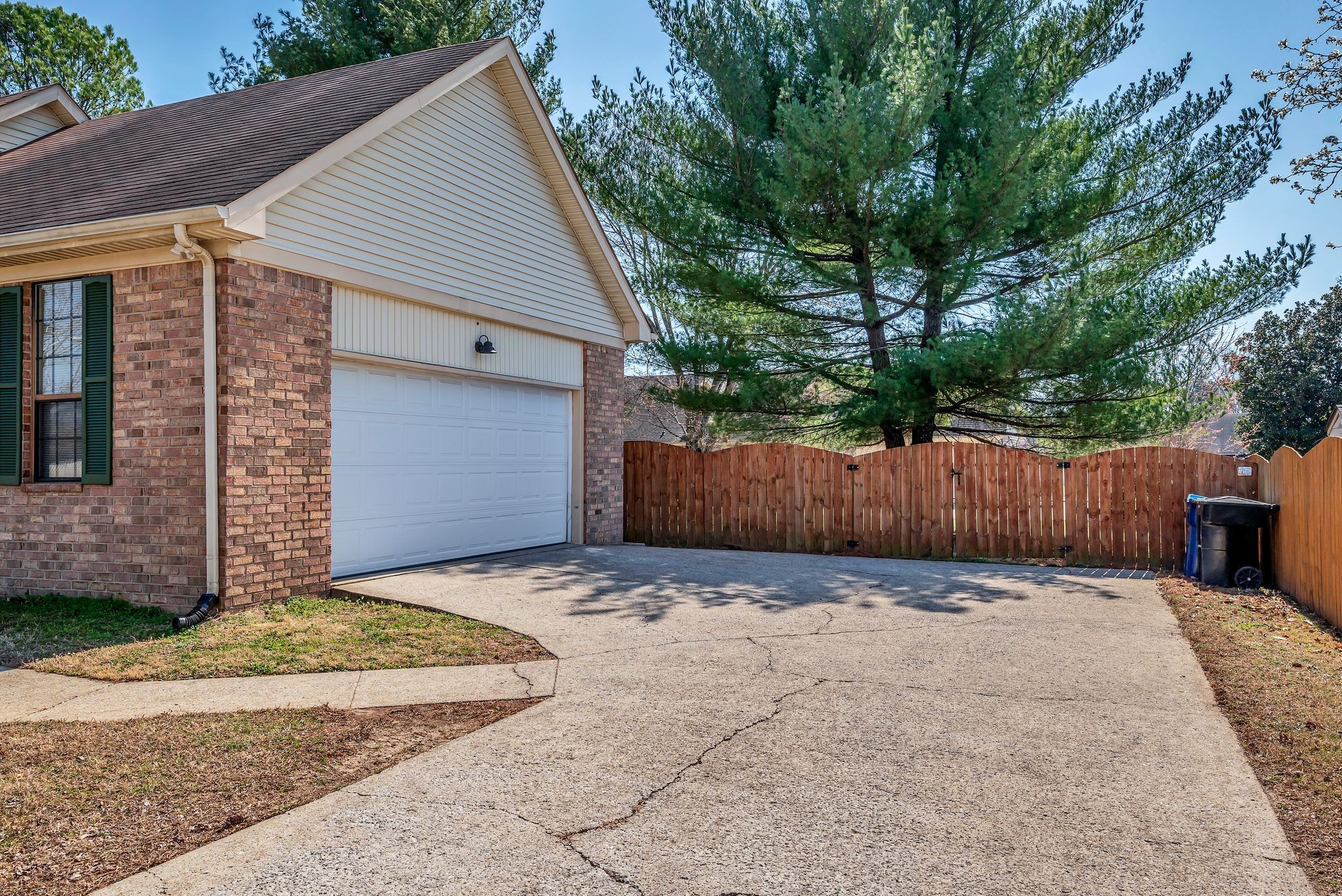 511 Upland Ct Property Photo 8