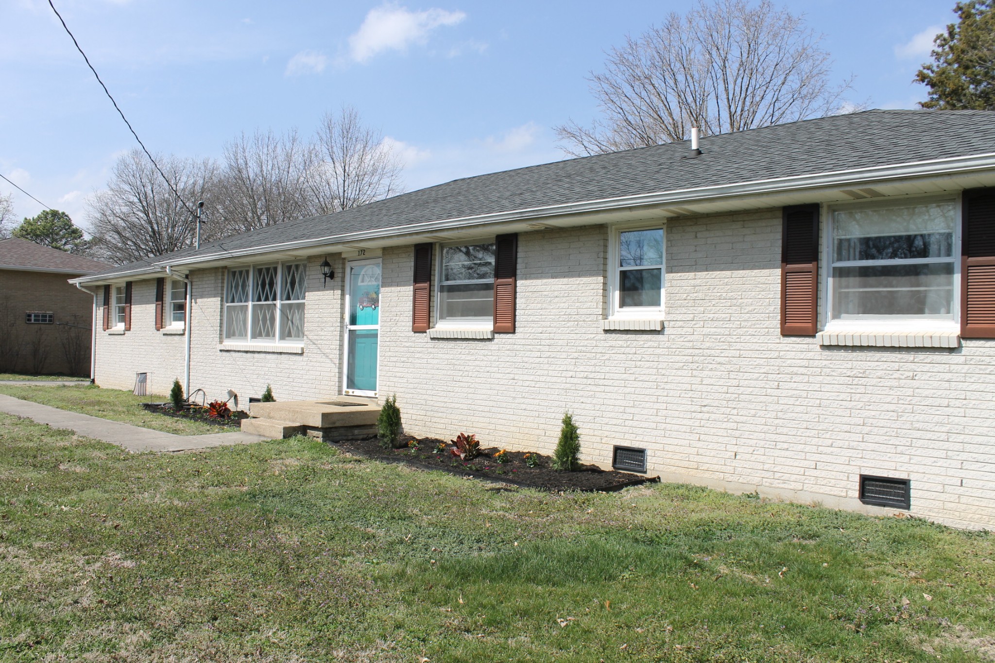 172 Chippendale Dr Property Photo 2