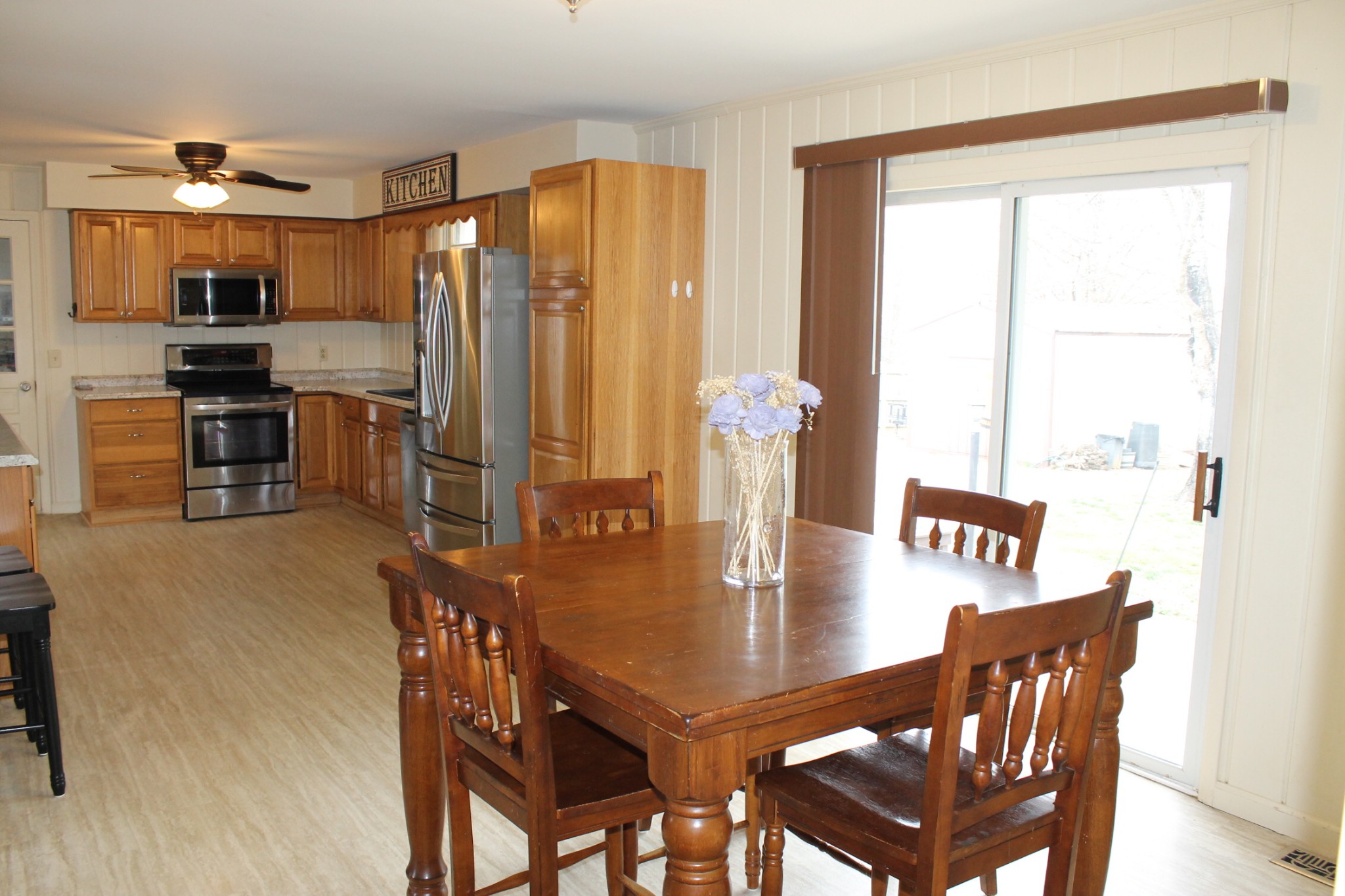 172 Chippendale Dr Property Photo 3