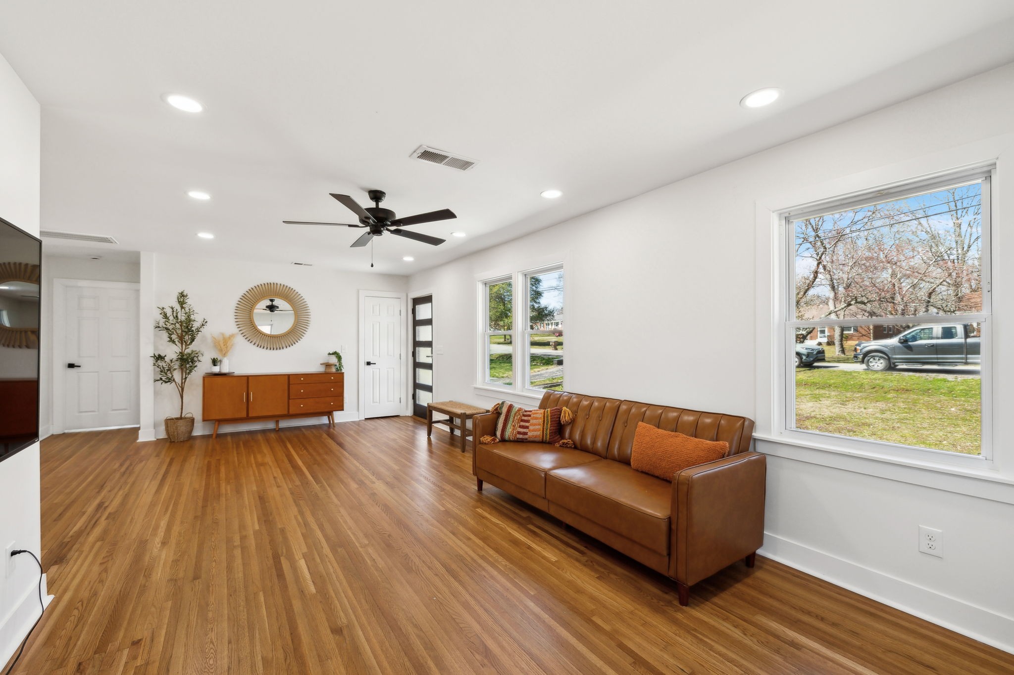 2543 Woodberry Property Photo 7