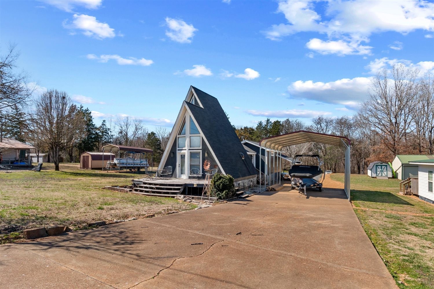 632 Cypress Creek Marina Rd Property Photo 3