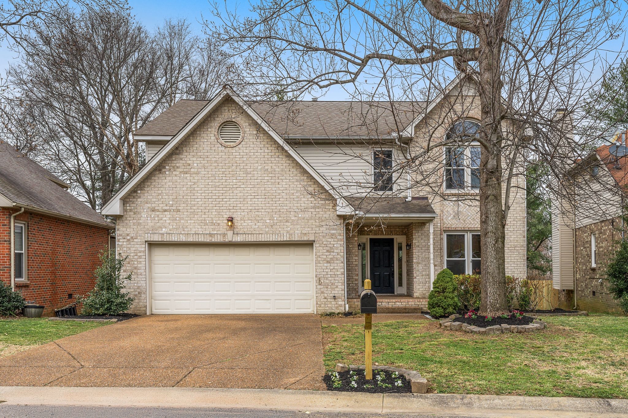 813 Magnolia Ct, E Property Photo 2