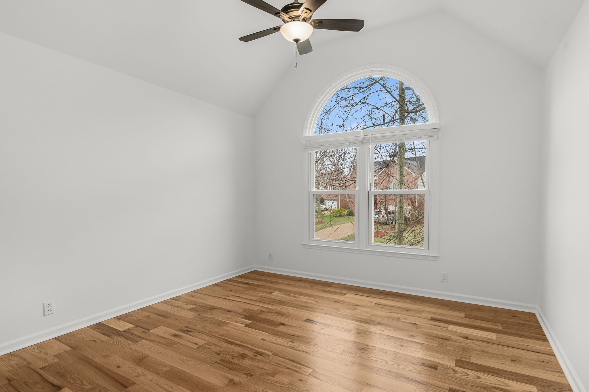 813 Magnolia Ct, E Property Photo 24