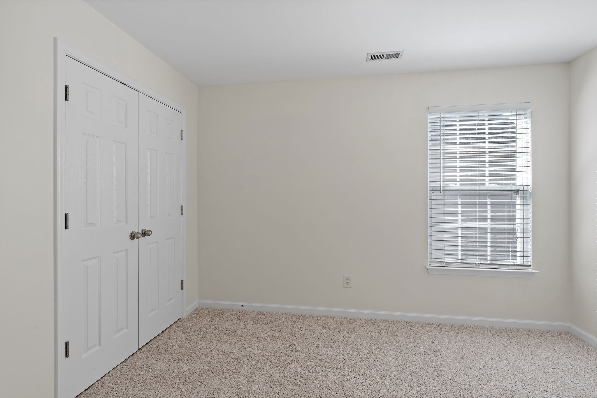 7136 Riverfront Dr Property Photo 28