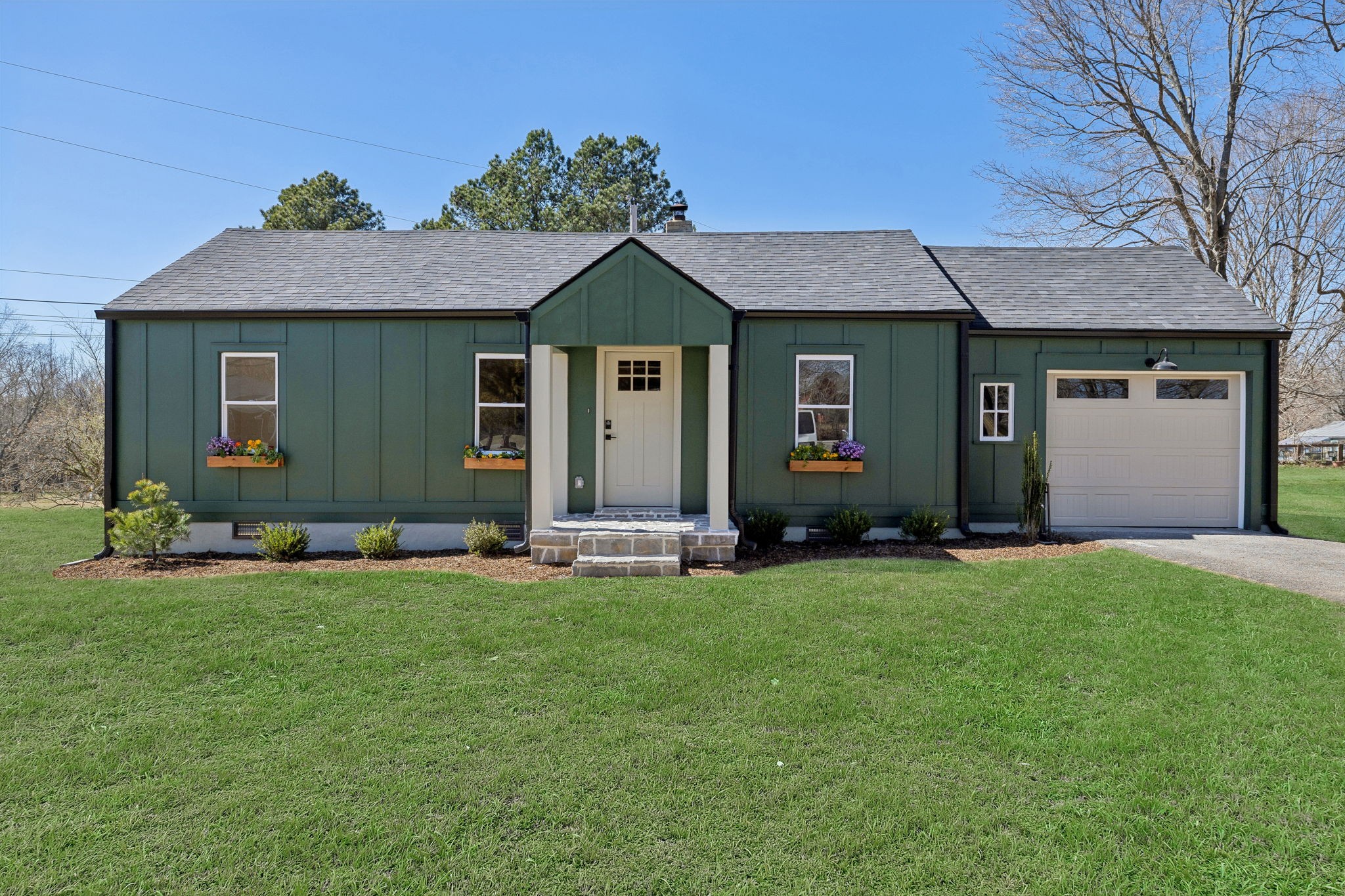 5905 Eatons Creek Rd Property Photo 1
