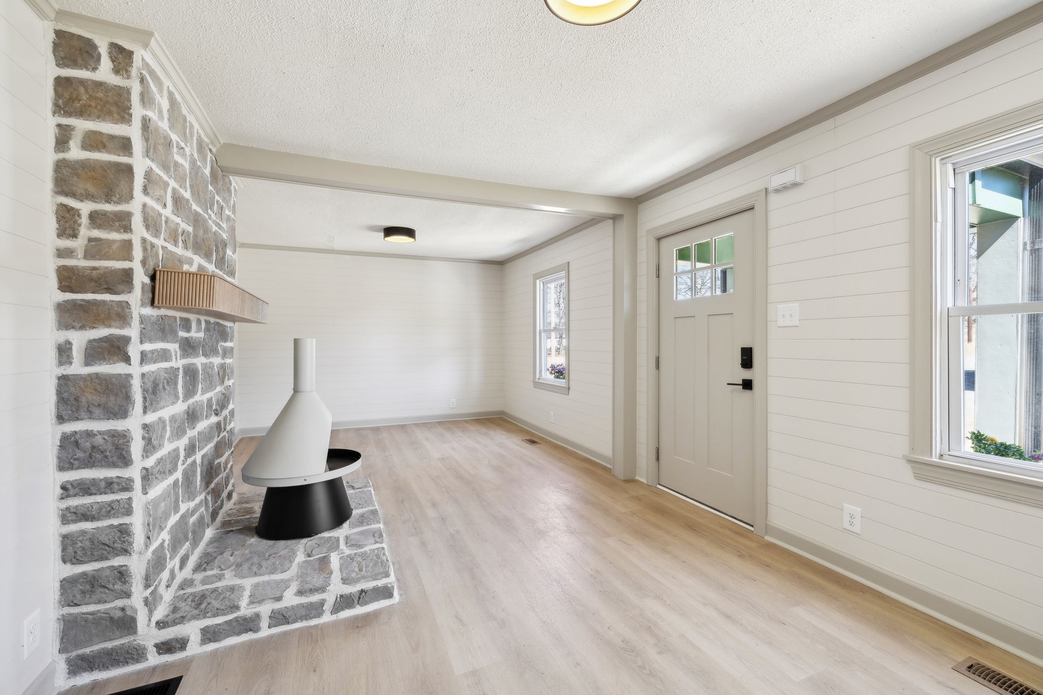 5905 Eatons Creek Rd Property Photo 6