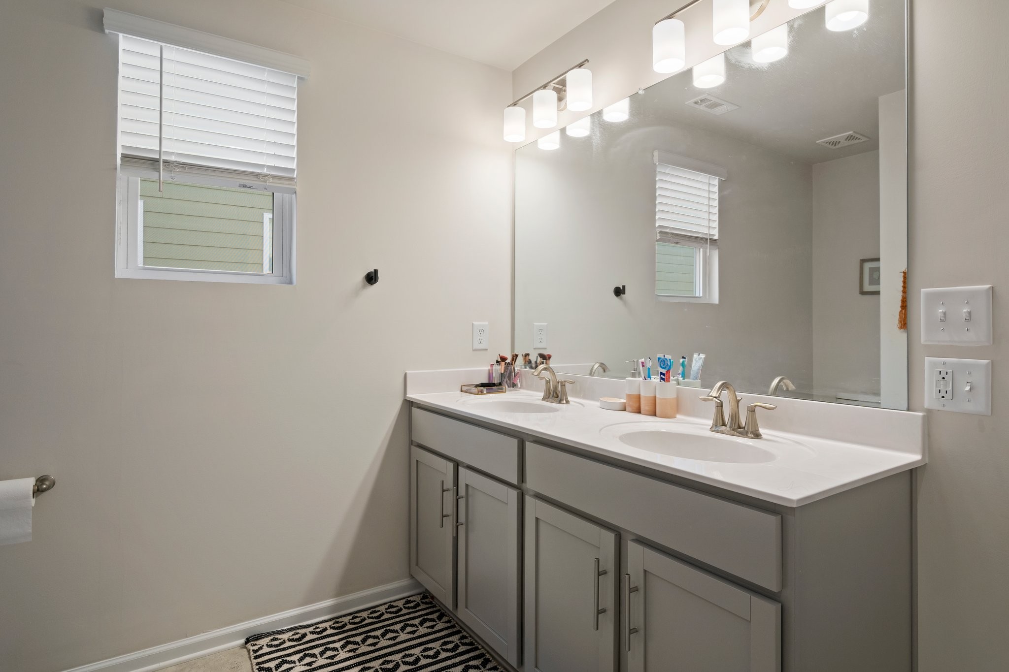 512 Medwyk Dr Property Photo 15