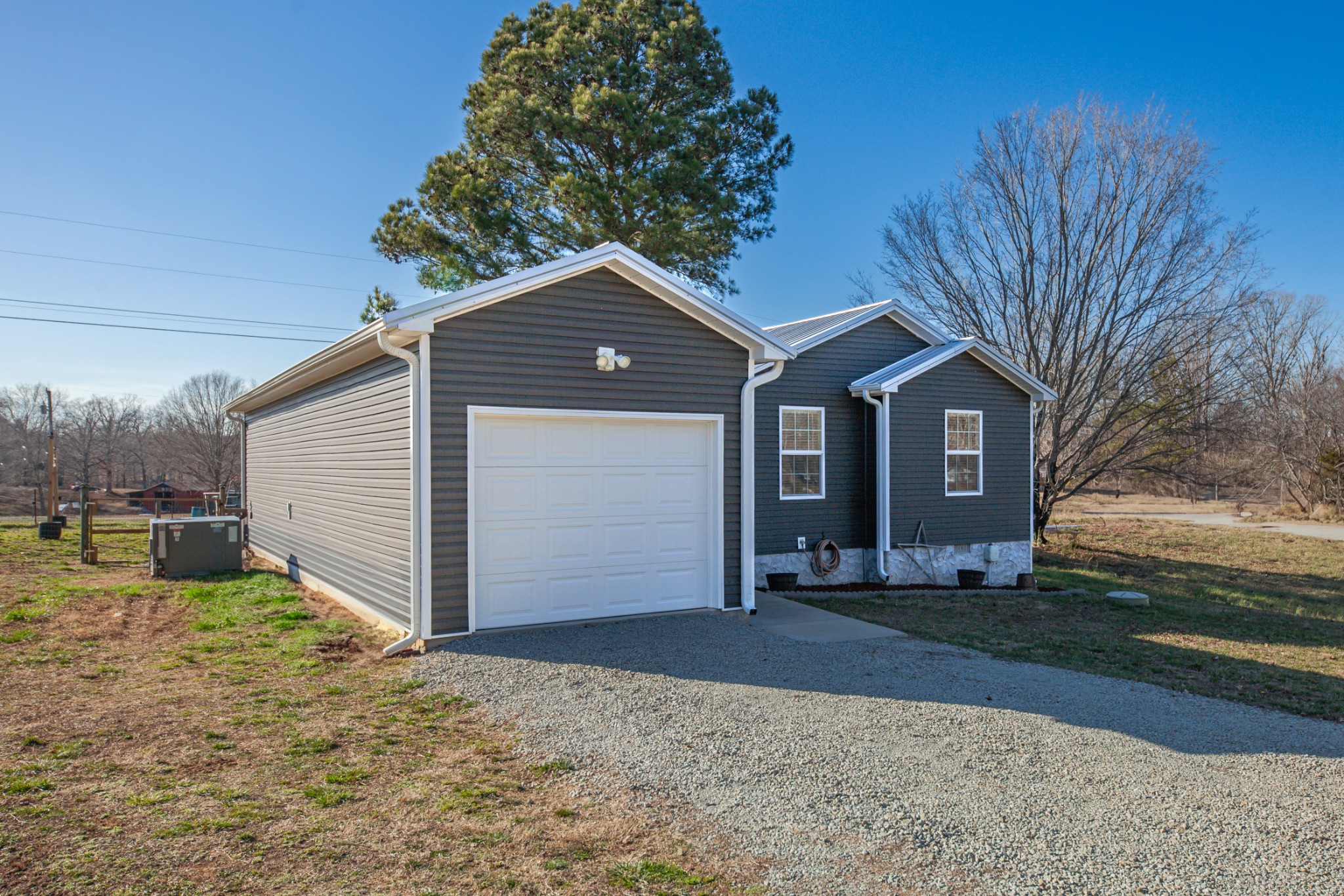 510 Hinson St Property Photo 4