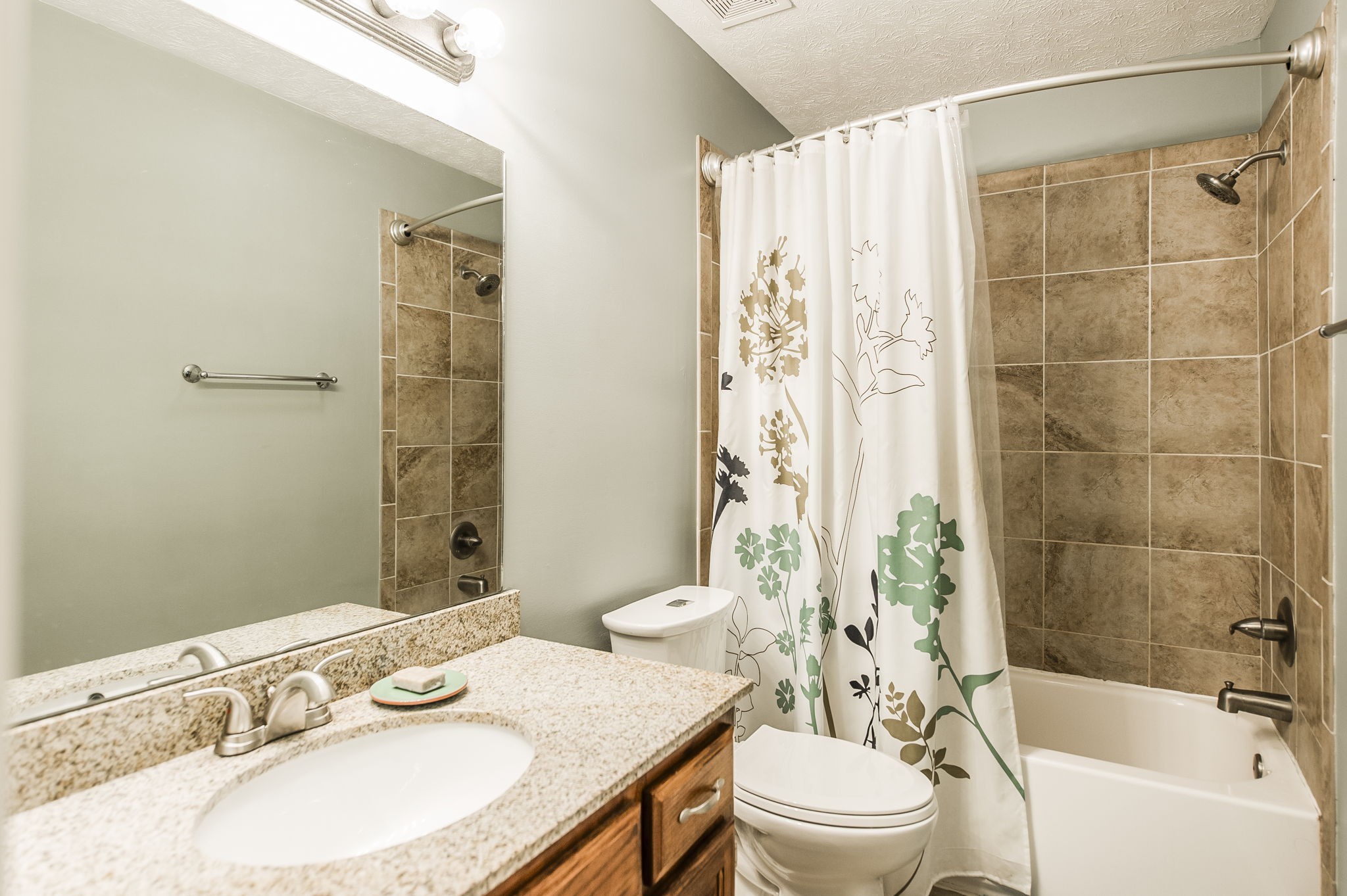 100 Honeysuckle Dr Property Photo 16